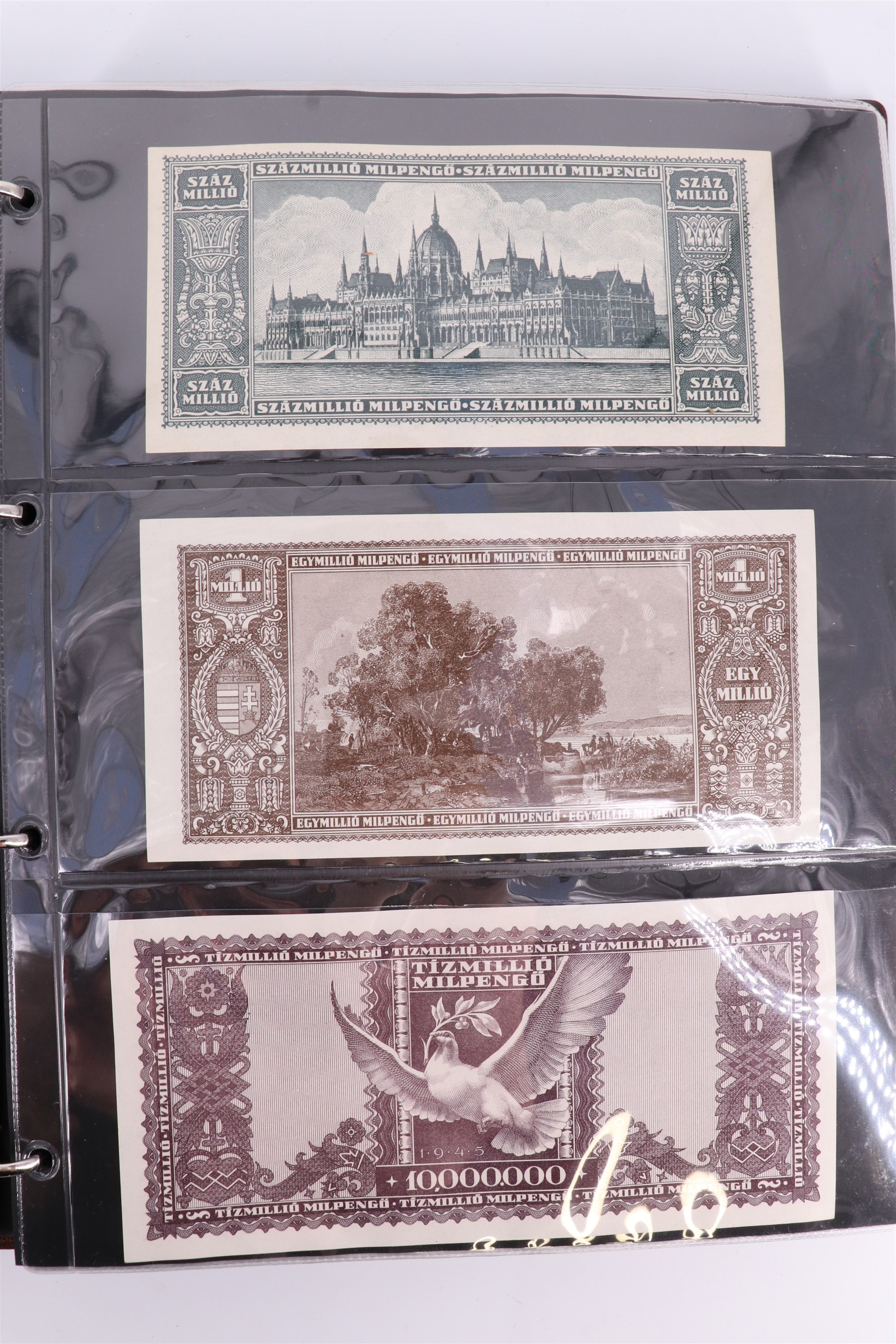 An album containing a collection of world banknotes, including Zaire (DR Congo), Ireland, - Image 16 of 87