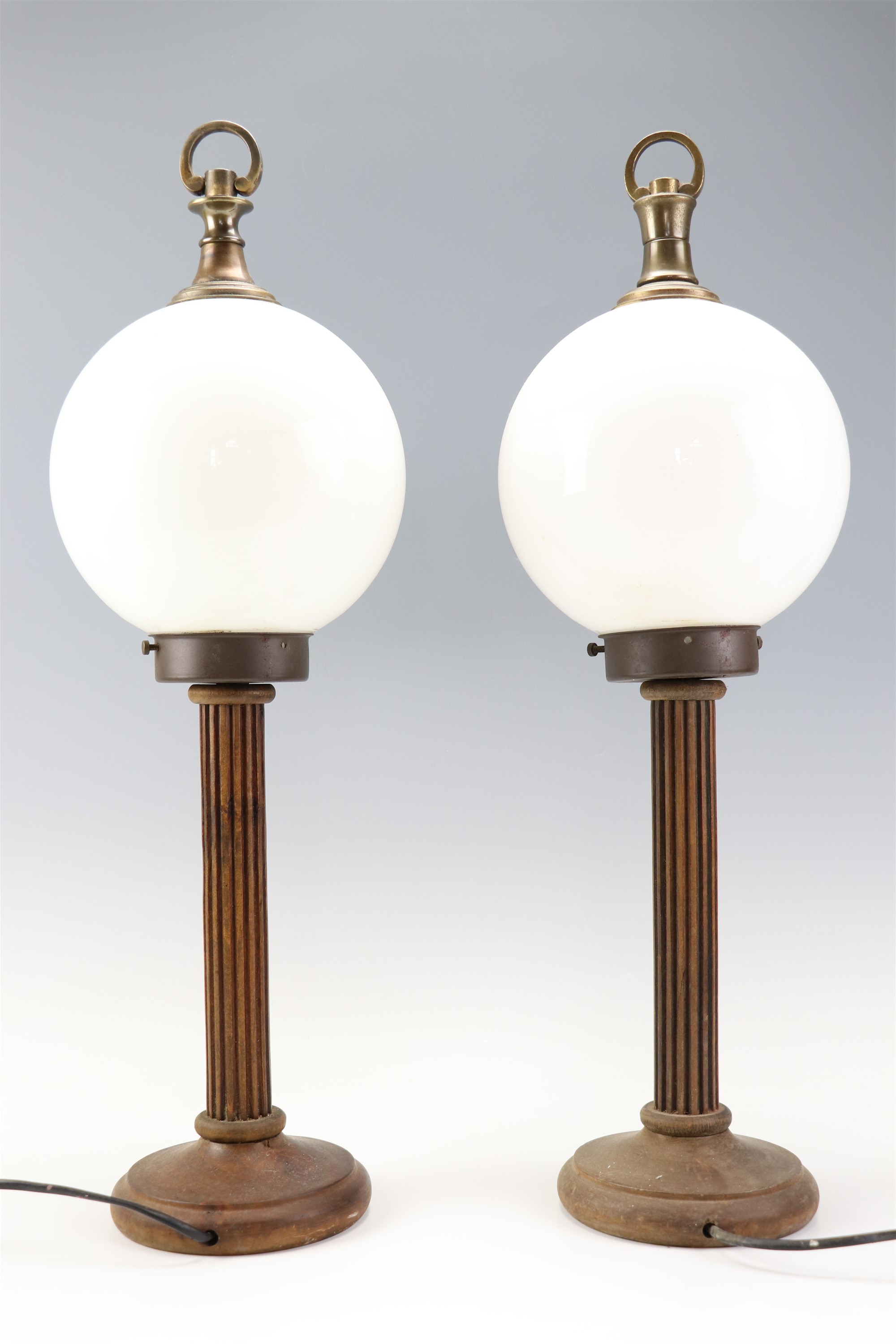 A pair of columnar wooden table lamps having glass globe shades, 61 cm - Image 3 of 6