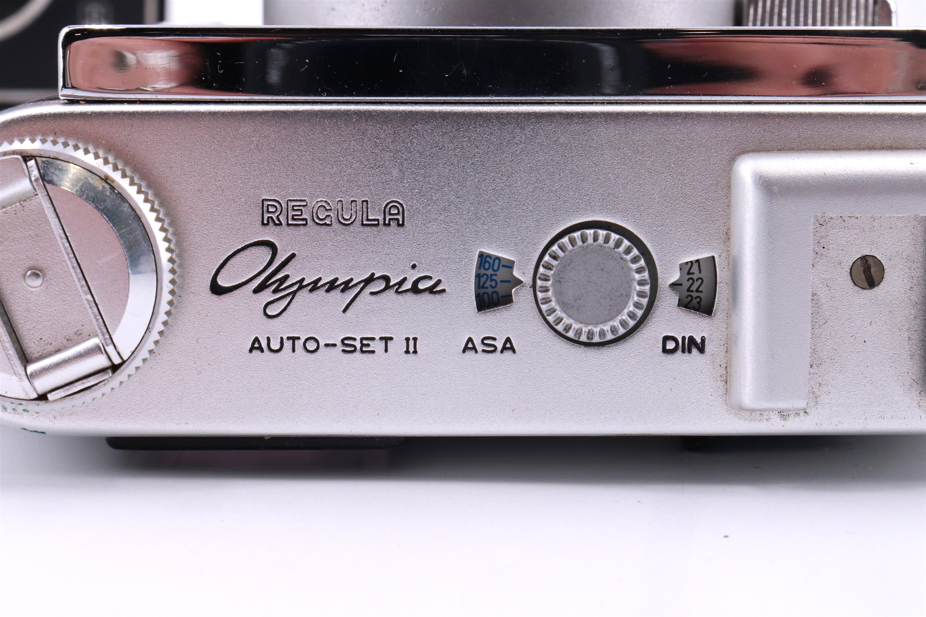 An Olympia "Regula Auto - Set II" camera together with a Polaroid "Colorpack 82" land camera - Image 4 of 4