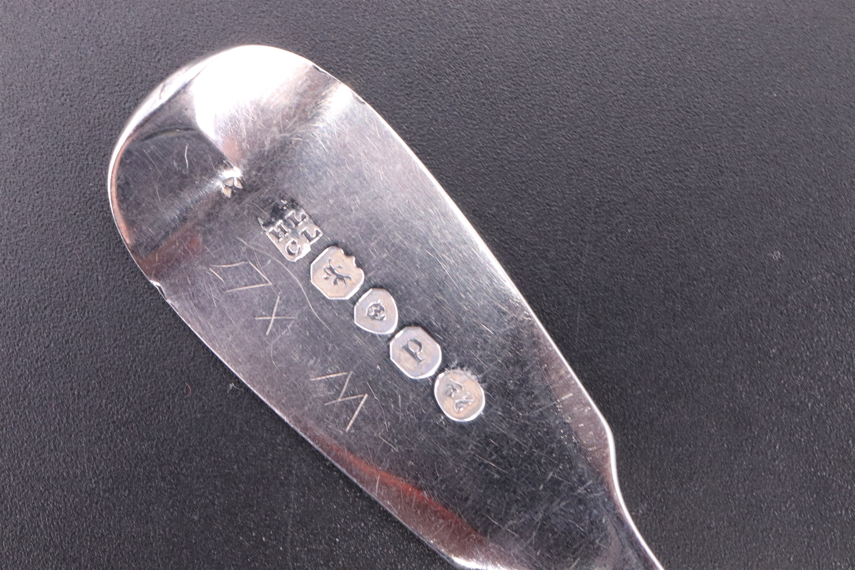 A set of four William IV Fiddle pattern silver table spoons, together with an Hourglass pattern - Image 4 of 5