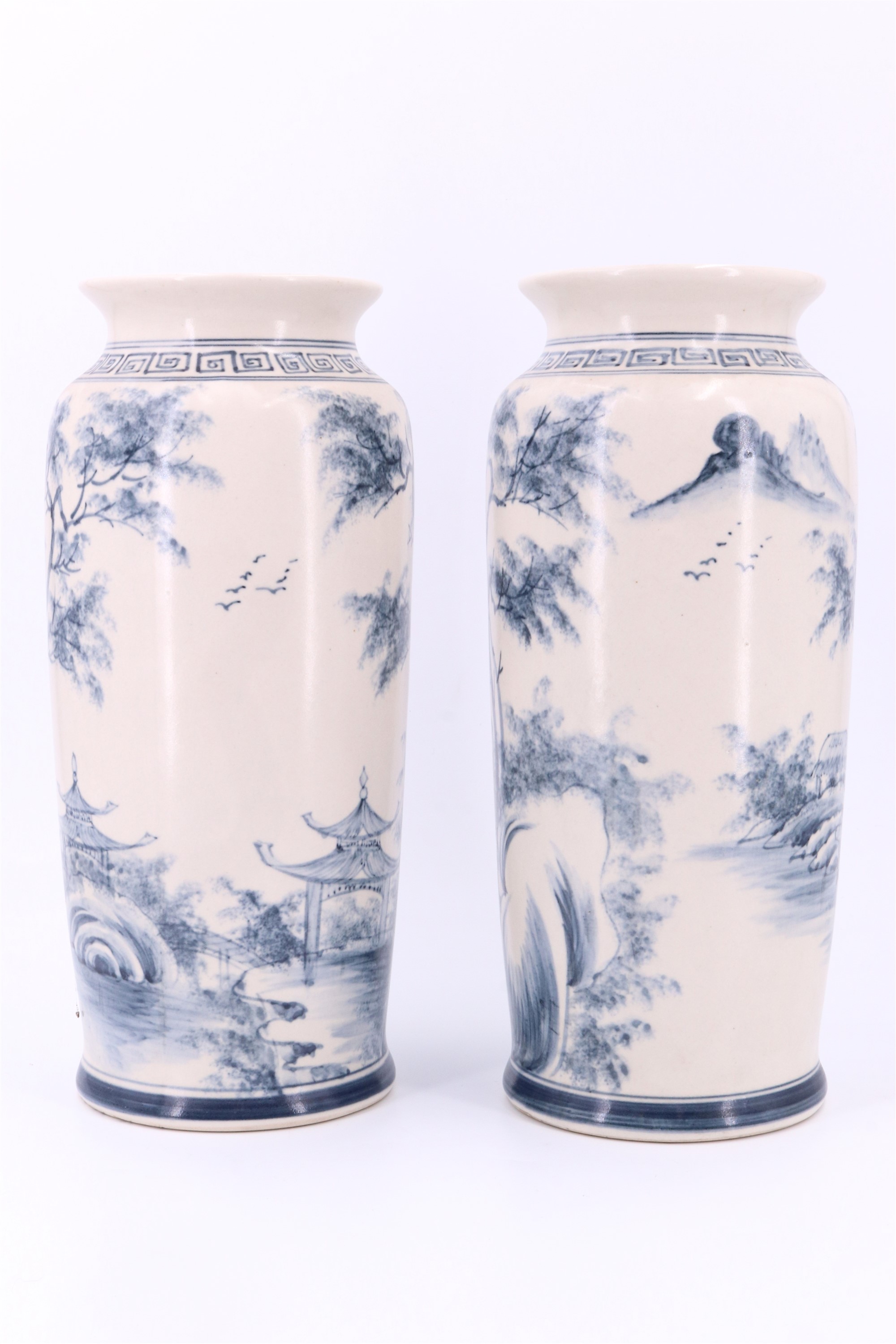 A pair of late 20th Century Chinese blue-and-white shouldered cylindrical vases, 32 cm - Image 4 of 5