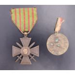 A French 1914-1916 Croix de Guerre together with a patriotic medallion