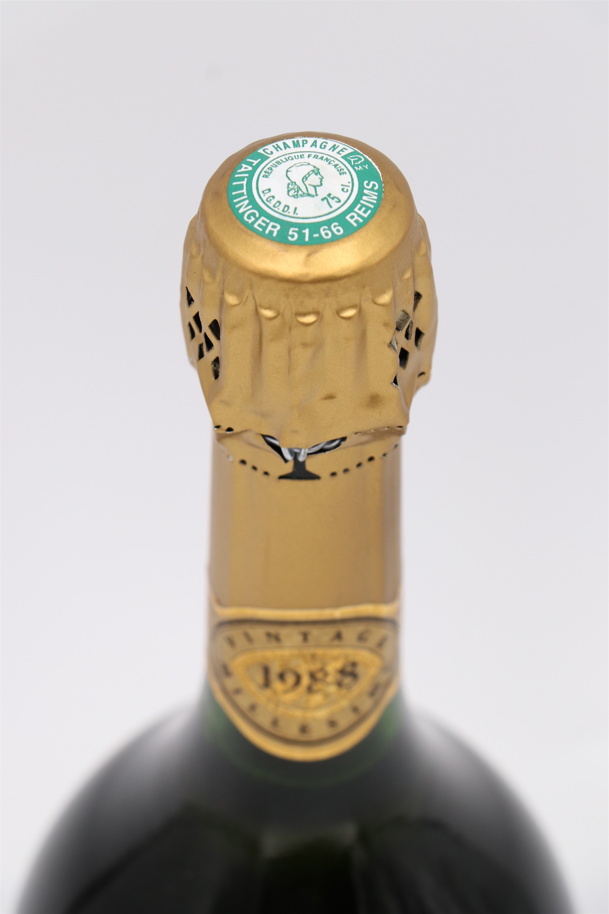 A Relais & Chateaux cased collection of vintage Champagne, comprising Moet et Chandon "Cuvee Dom - Image 6 of 34