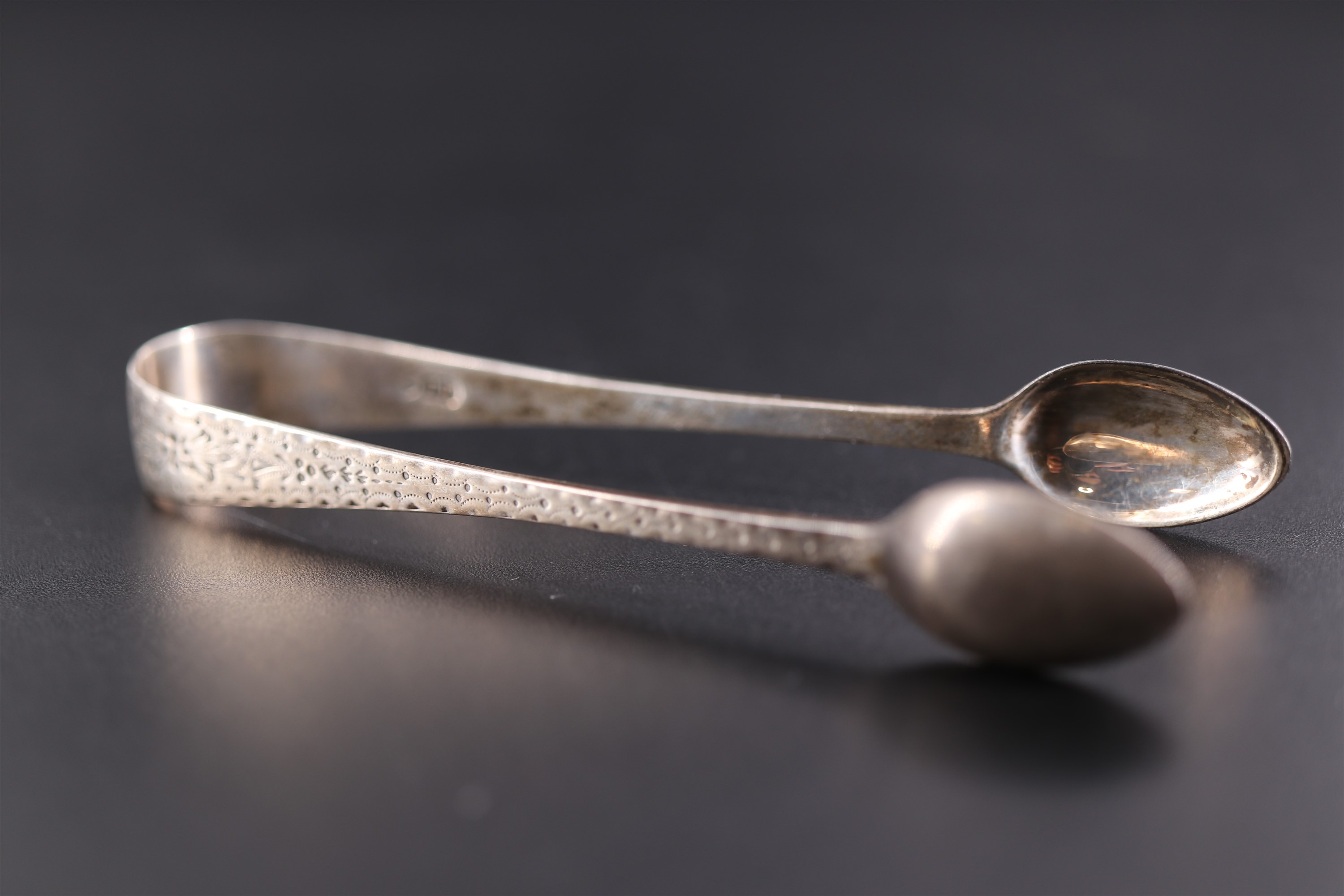 Four various Victorian and later silver sugar tongs, 78 g - Image 6 of 10