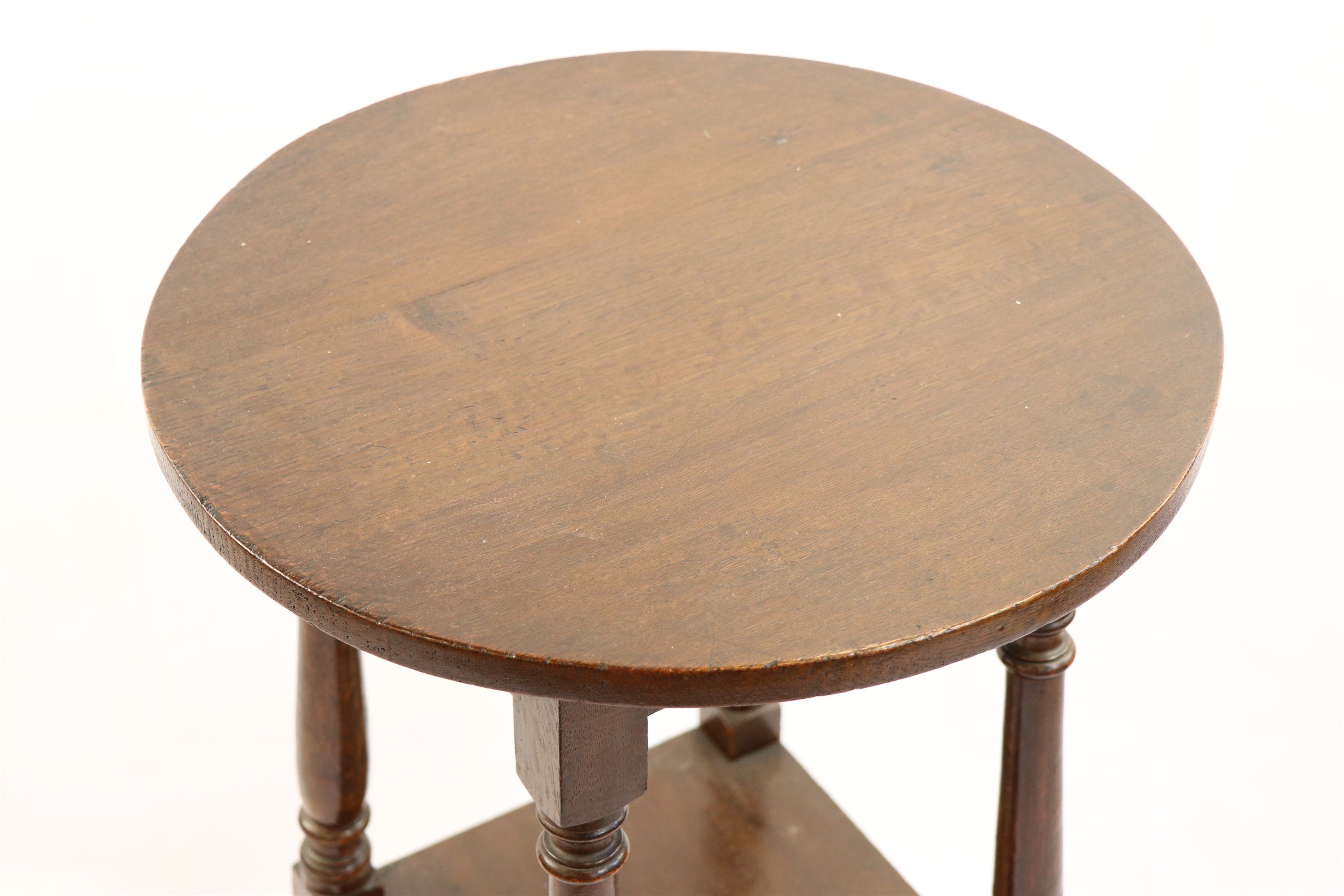 A late Victorian oak occasion table / jardiniere stand, 45 cm x 74 cm - Image 2 of 3