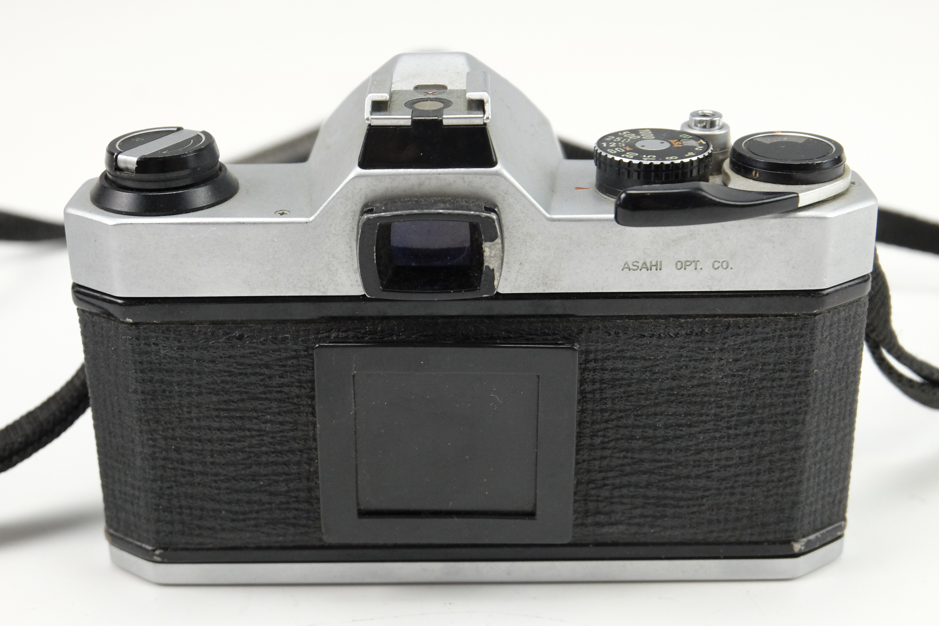 A Pentax K1000 film camera body together with a Pentax MEsuper, two Asahi Optical Co. lenses, a - Image 7 of 7