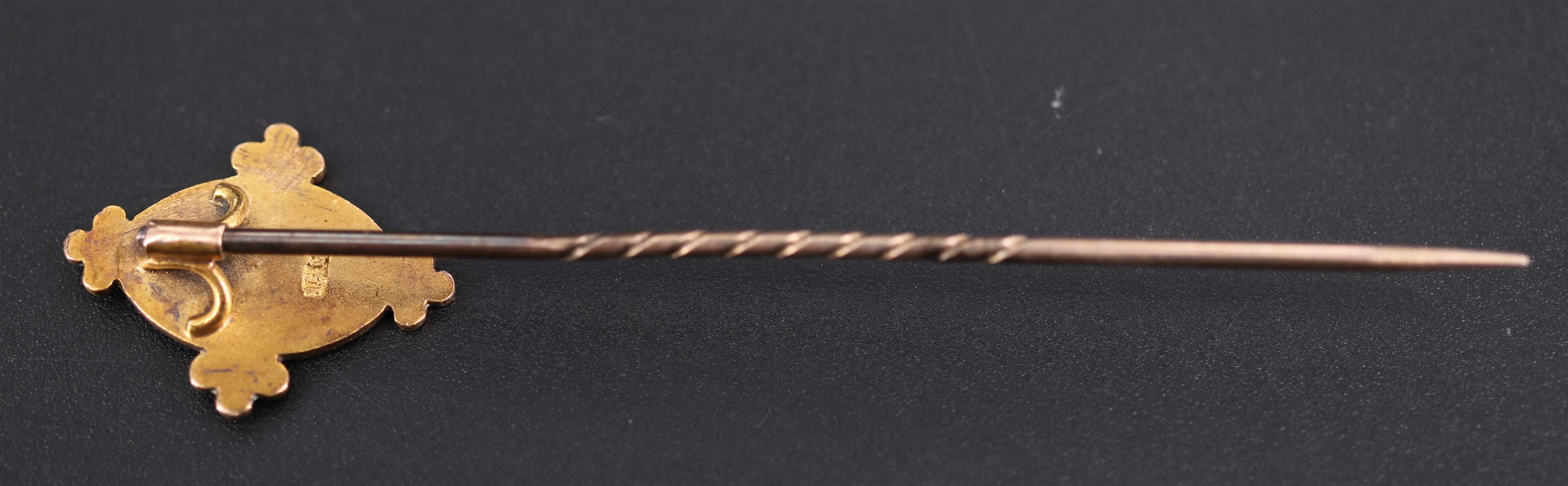 A Victorian diamond-set 9 ct yellow metal stick pin, terminal 18 mm x 22 mm, 4.1 g - Image 2 of 3