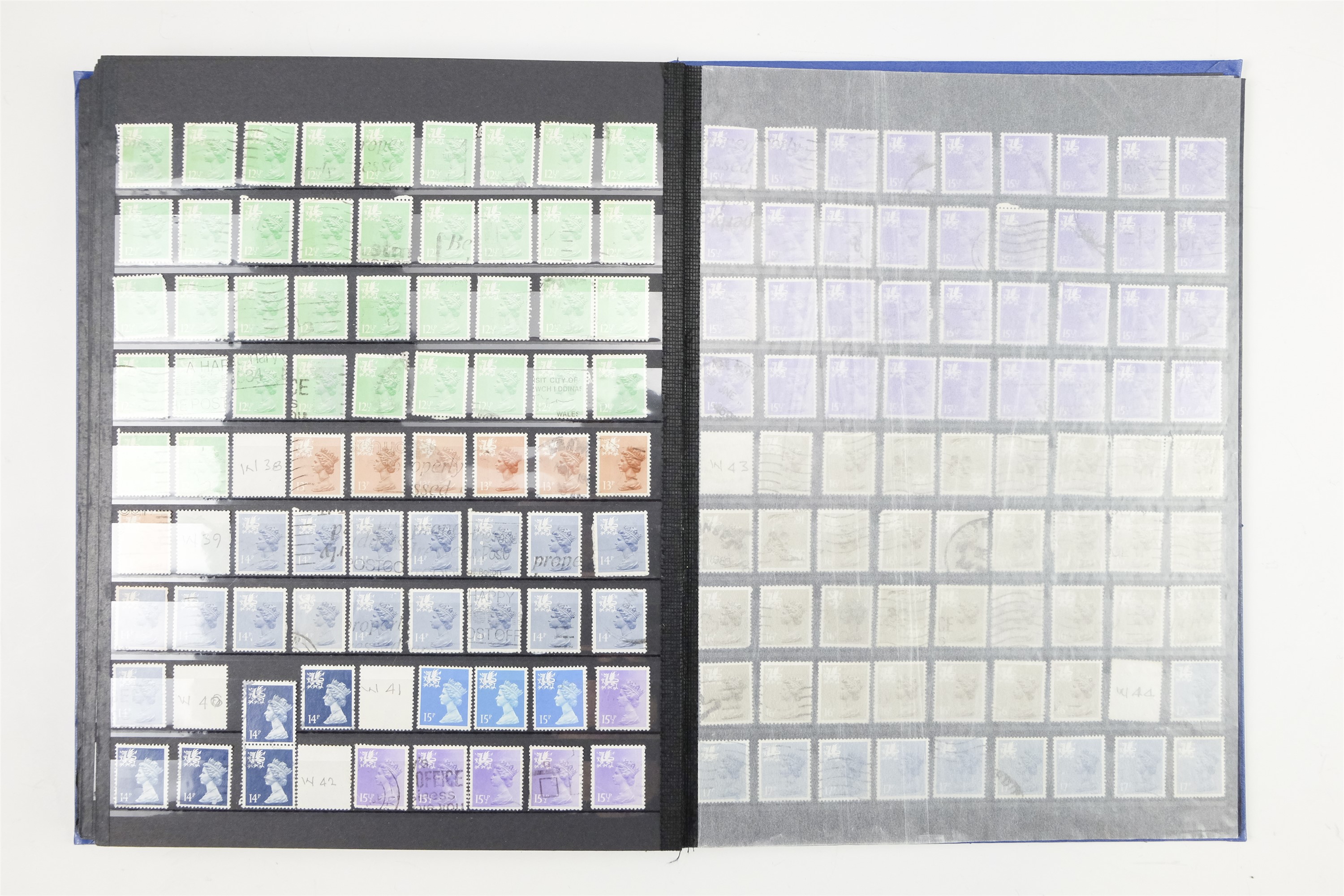 Six hingeless albums of largely GB QEII stamps, comprising definitives, commemoratives, decimal - Image 55 of 90