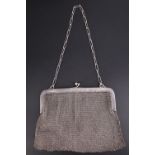 A George V silver mesh evening bag, 1919, cantle 15 cm wide, 128 g