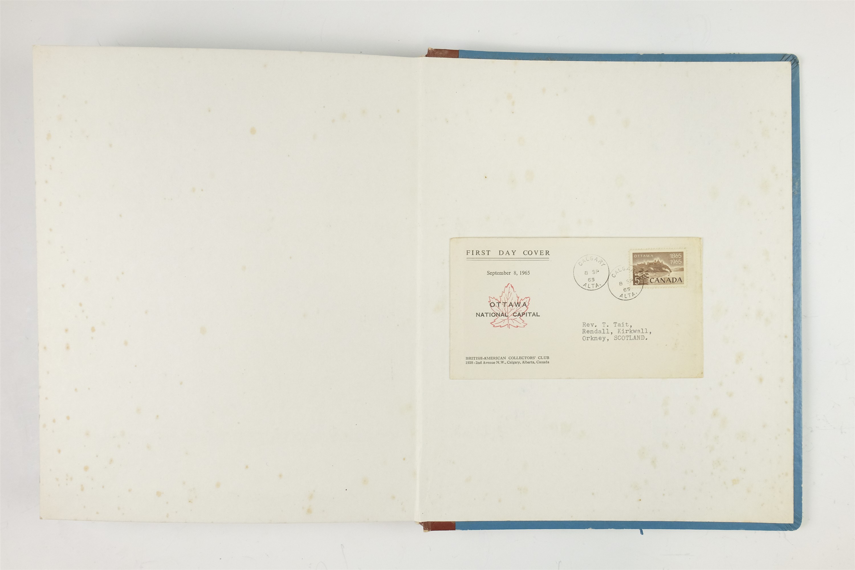 Three hingeless albums containing a collection of USA and Canadian stamps together with a quantity - Image 27 of 47