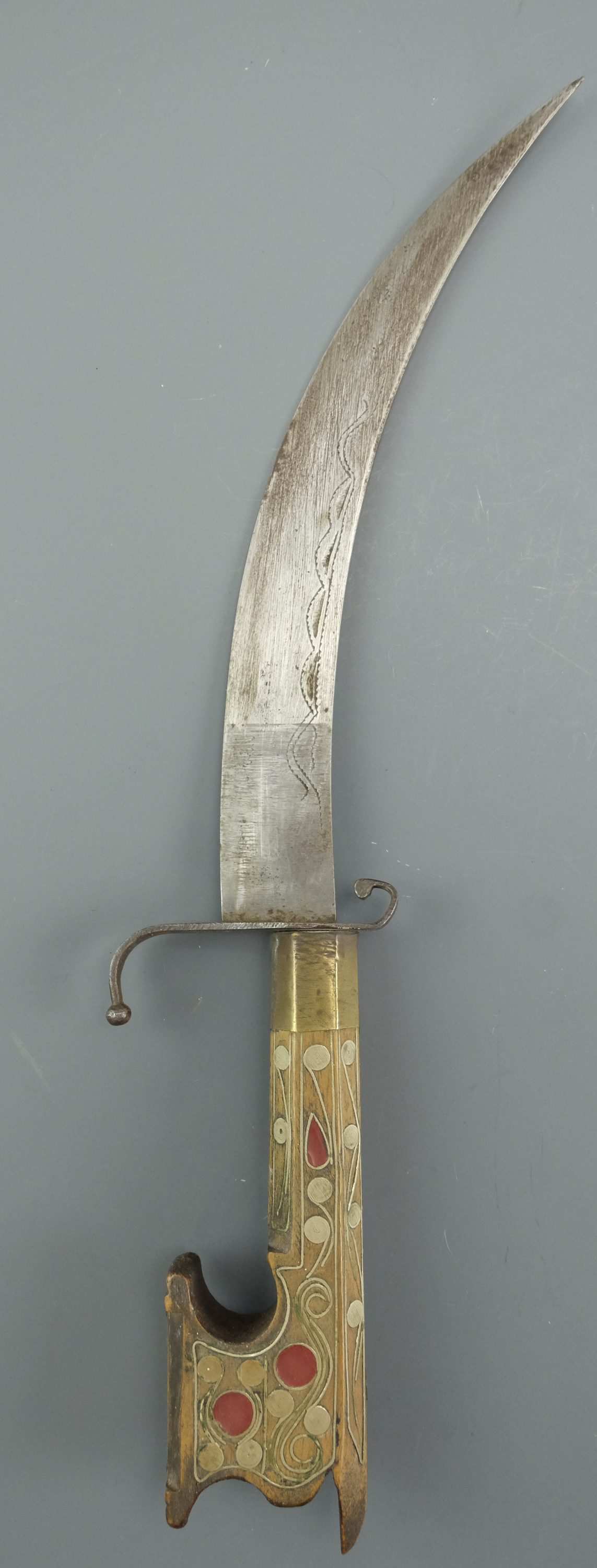 A North African flissa type knife, together with a kidjal and a pesh kabz dagger - Image 9 of 13