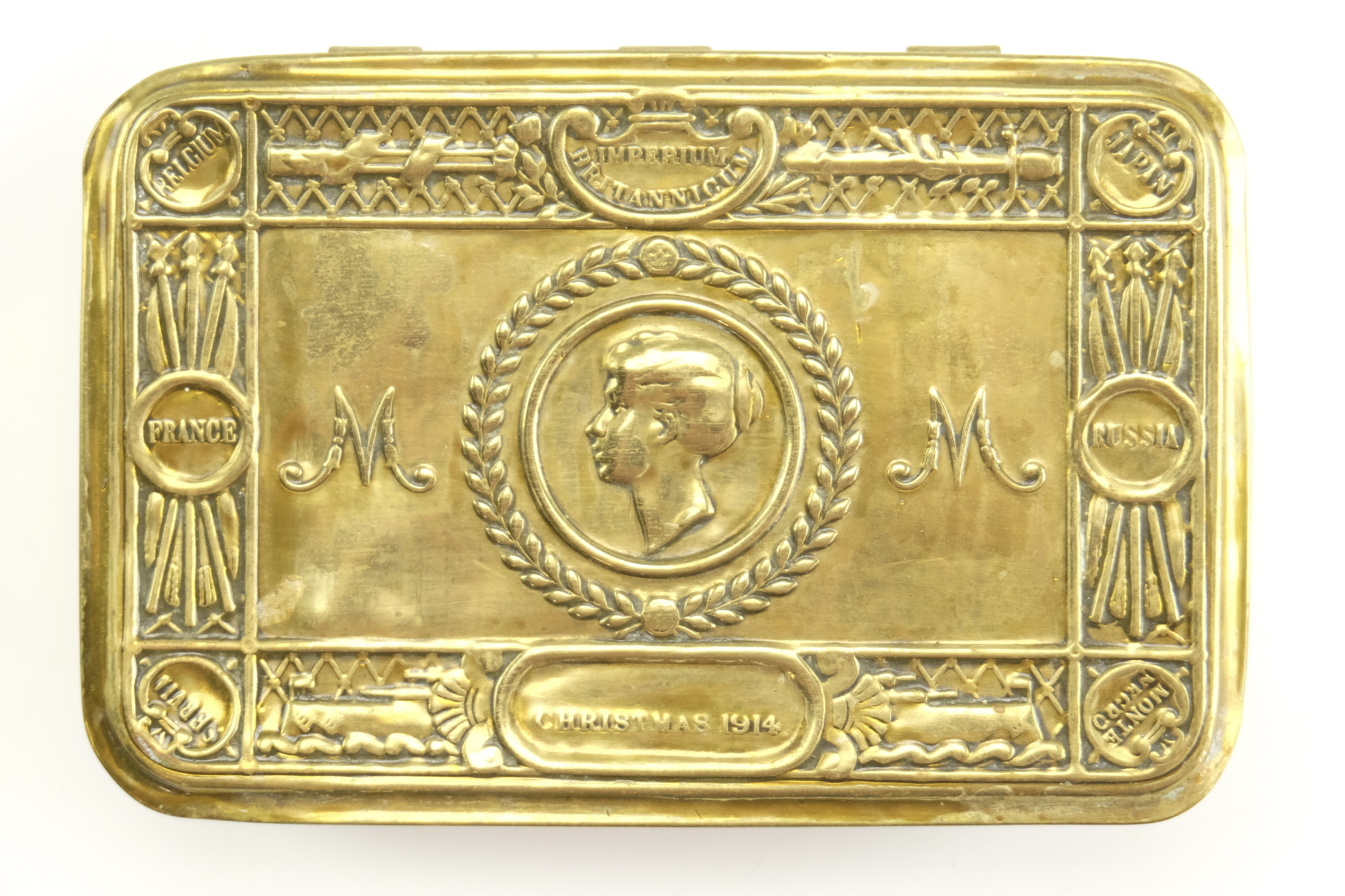 A 1914 Princess Mary gift tin - Image 2 of 4