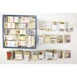 [ Cigarette and Collectors' Cards ] A large quantity of WD & HO Wills cards pertaining to flowers,
