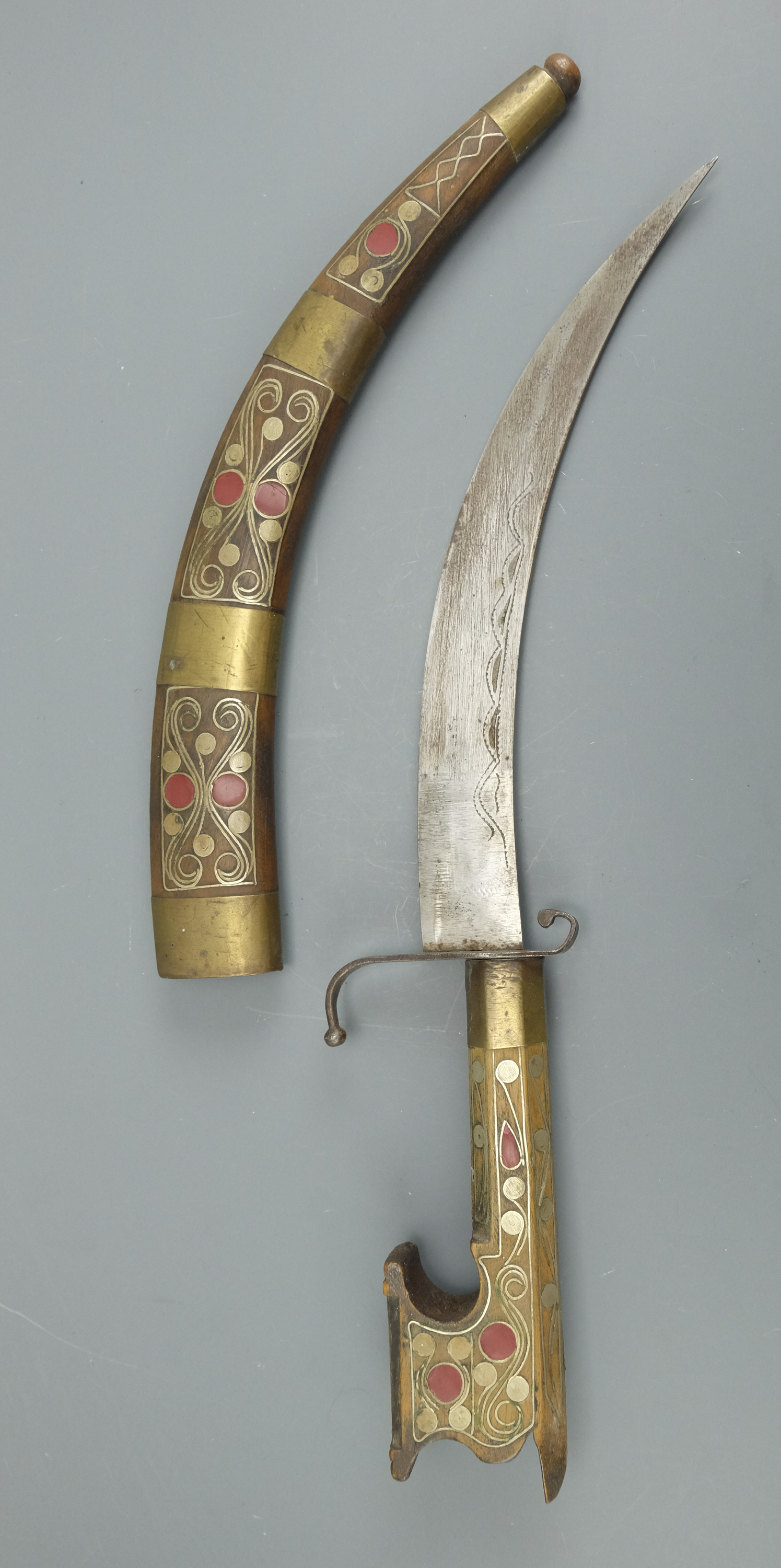 A North African flissa type knife, together with a kidjal and a pesh kabz dagger - Image 8 of 13