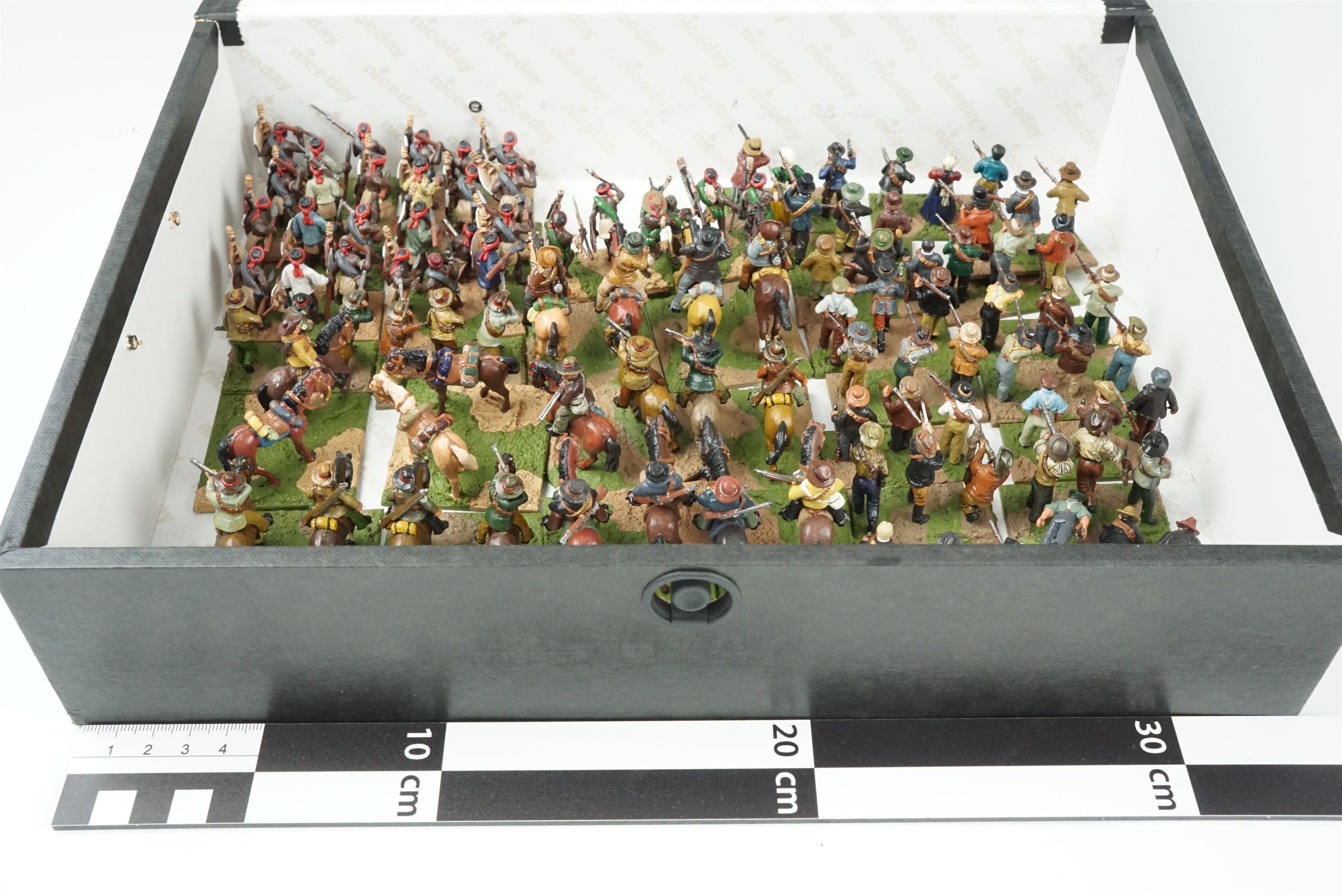 [ Wargaming ] A quantity of war games scale model soldiers, figures and structures of Victorian - Image 17 of 21