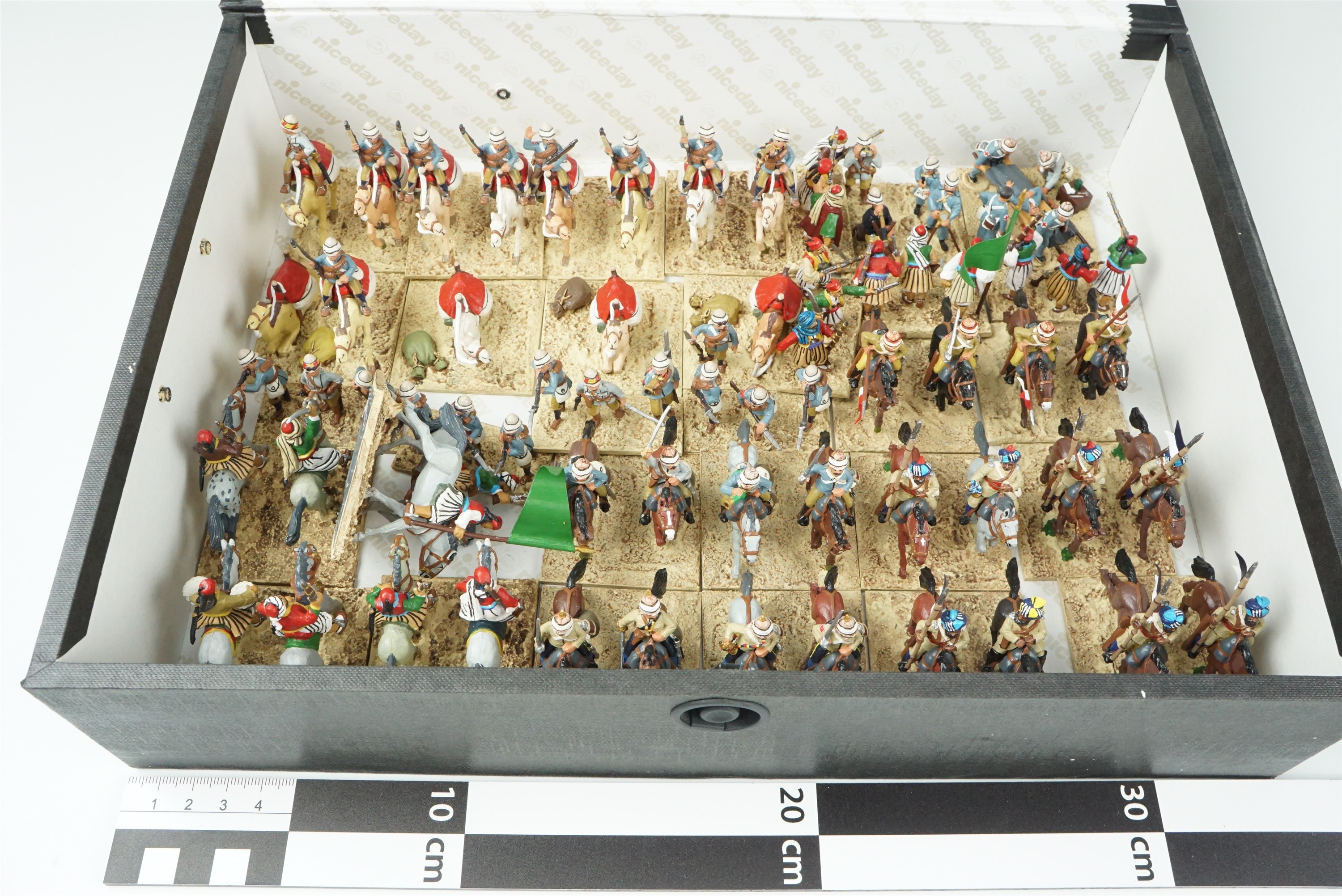 [ Wargaming ] A quantity of war games scale model soldiers, figures and structures of Victorian - Image 10 of 21