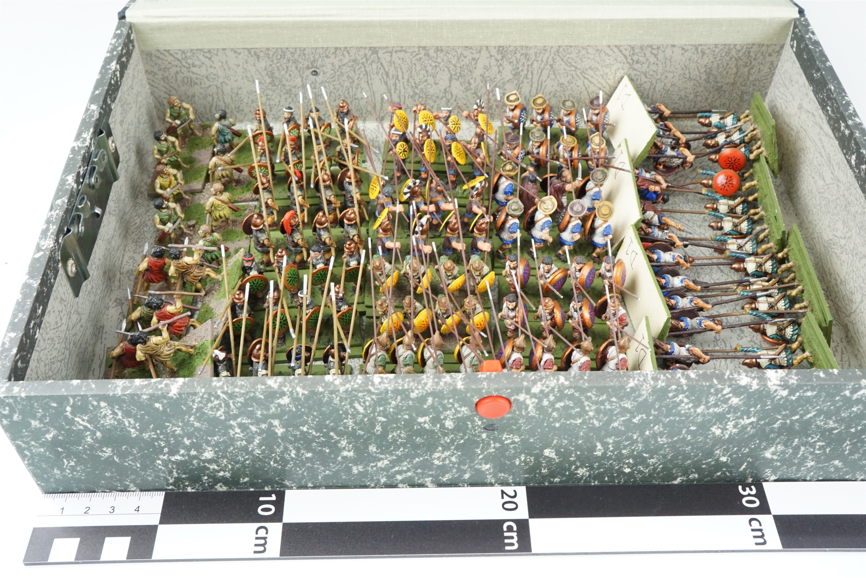 [ Wargaming ] A large quantity of war games scale model classical Greek and Persian soldiers - Image 3 of 11