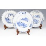 Three 18th Century Chinese export blue and white plates, 22.5 cm