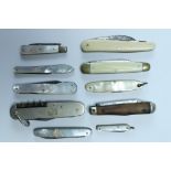 10 various folding pocket knives, including mother-of-pearl handled examples