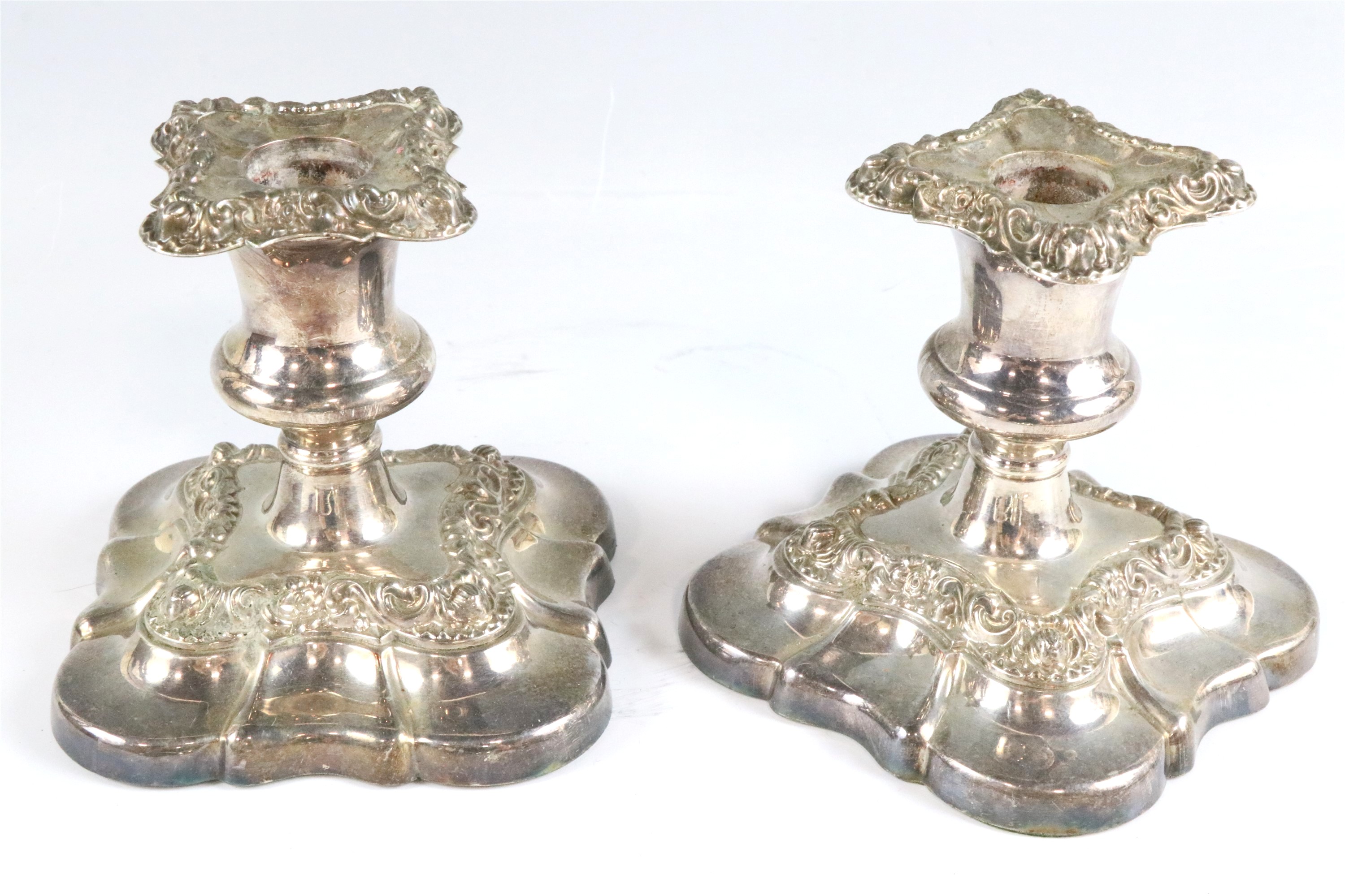 A quantity of Victorian and later silver plate, including a pair of Sheffield plate decanter - Image 9 of 26
