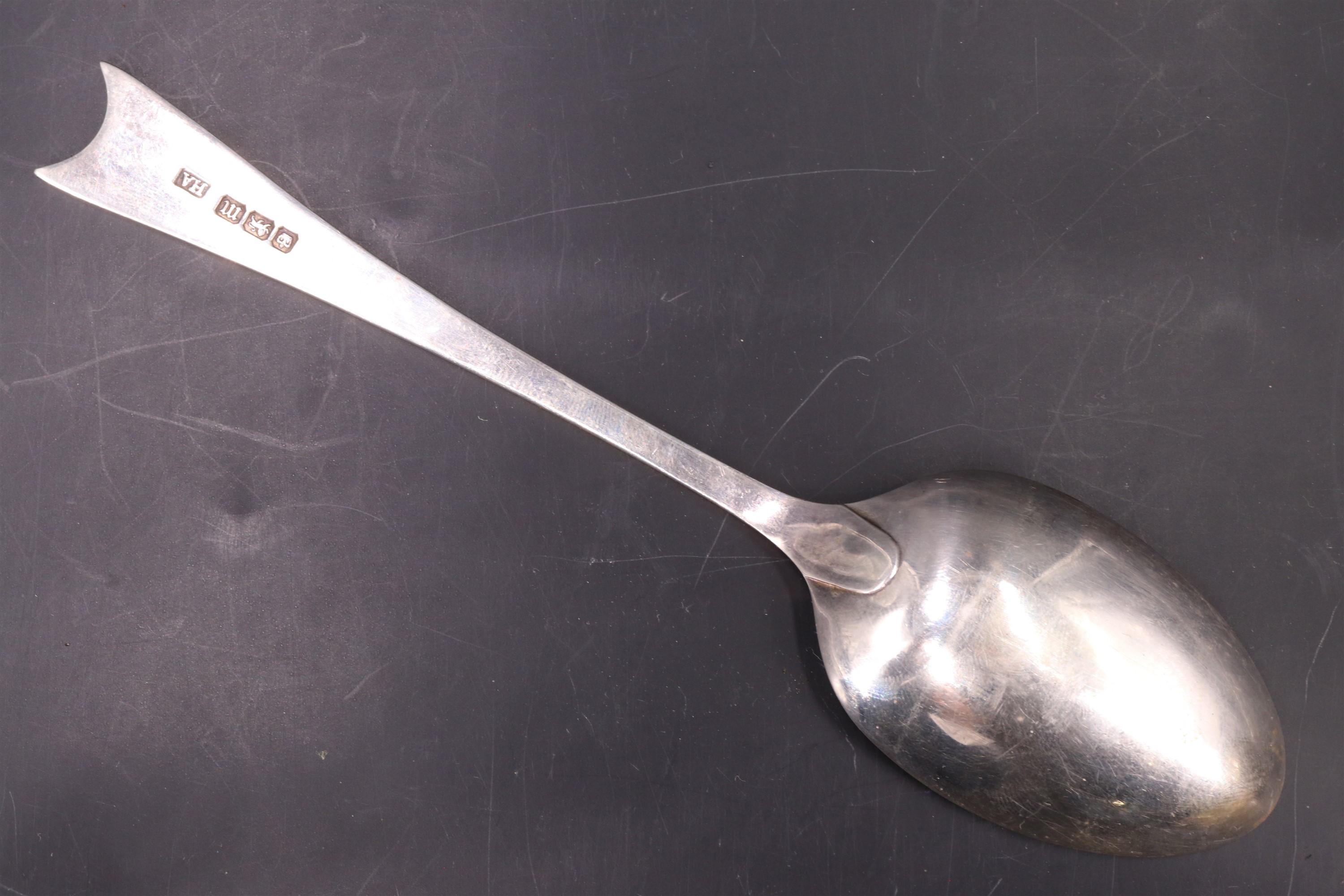 A cased Edwardian silver christening bowl and spoon, Atkin Brothers, Sheffield, 1904, 178 g gross, - Image 6 of 8