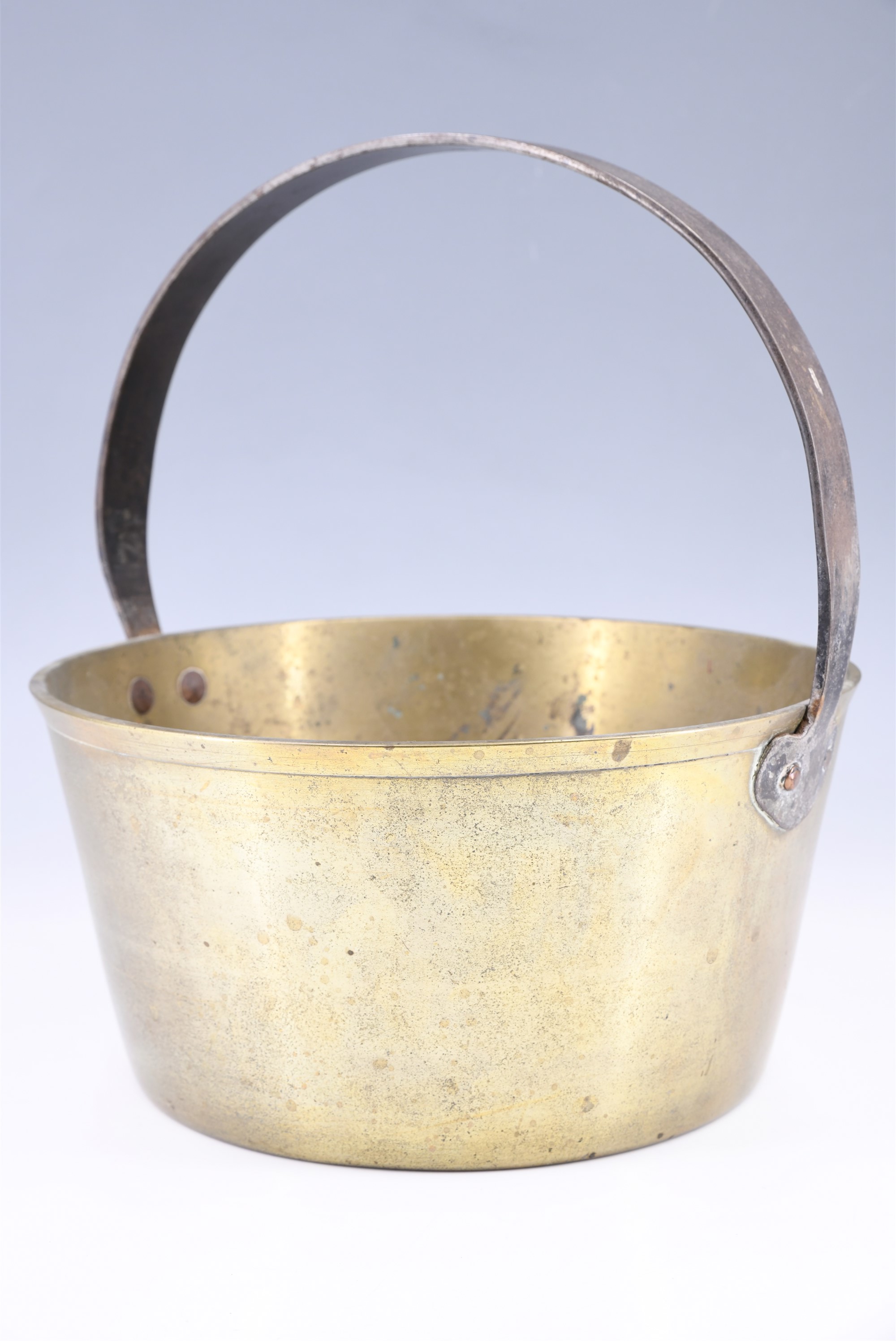 A Victorian cast brass and wrought iron jam pan, 27.5 cm diameter