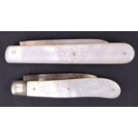 Two silver and mother-of-pearl fruit knives, Sheffield, 1913, 11.5 cm open, Sheffield, 1867, 9.5