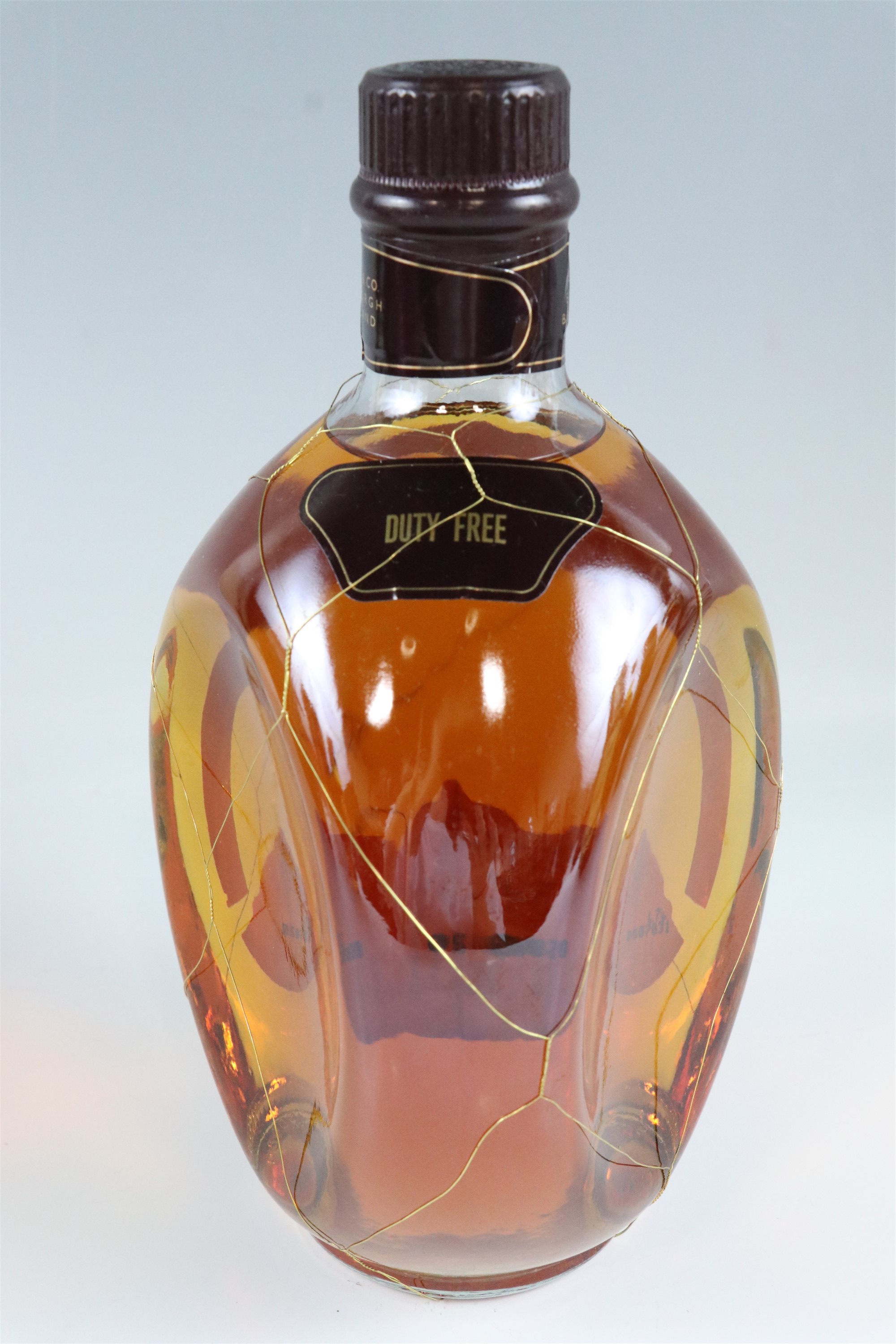 Six bottles of boxed whisky, comprising Dimple 15 Years Old and De Luxe, Bell's, Aerstone Sea - Image 3 of 13
