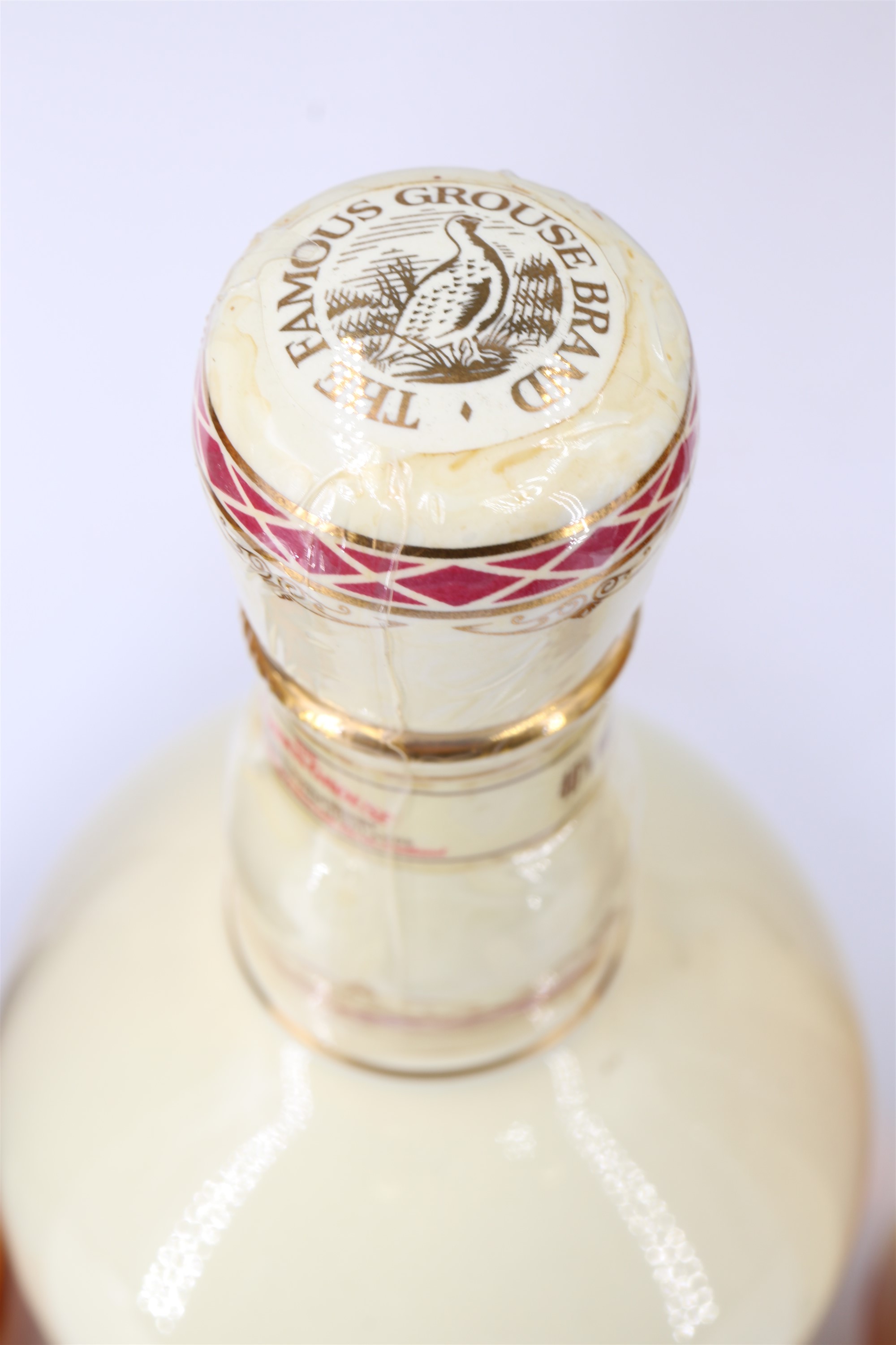 The Famous Grouse Highland Decanter of whisky, together with a boxed 700 ml bottle and a boxed 700 - Image 5 of 8