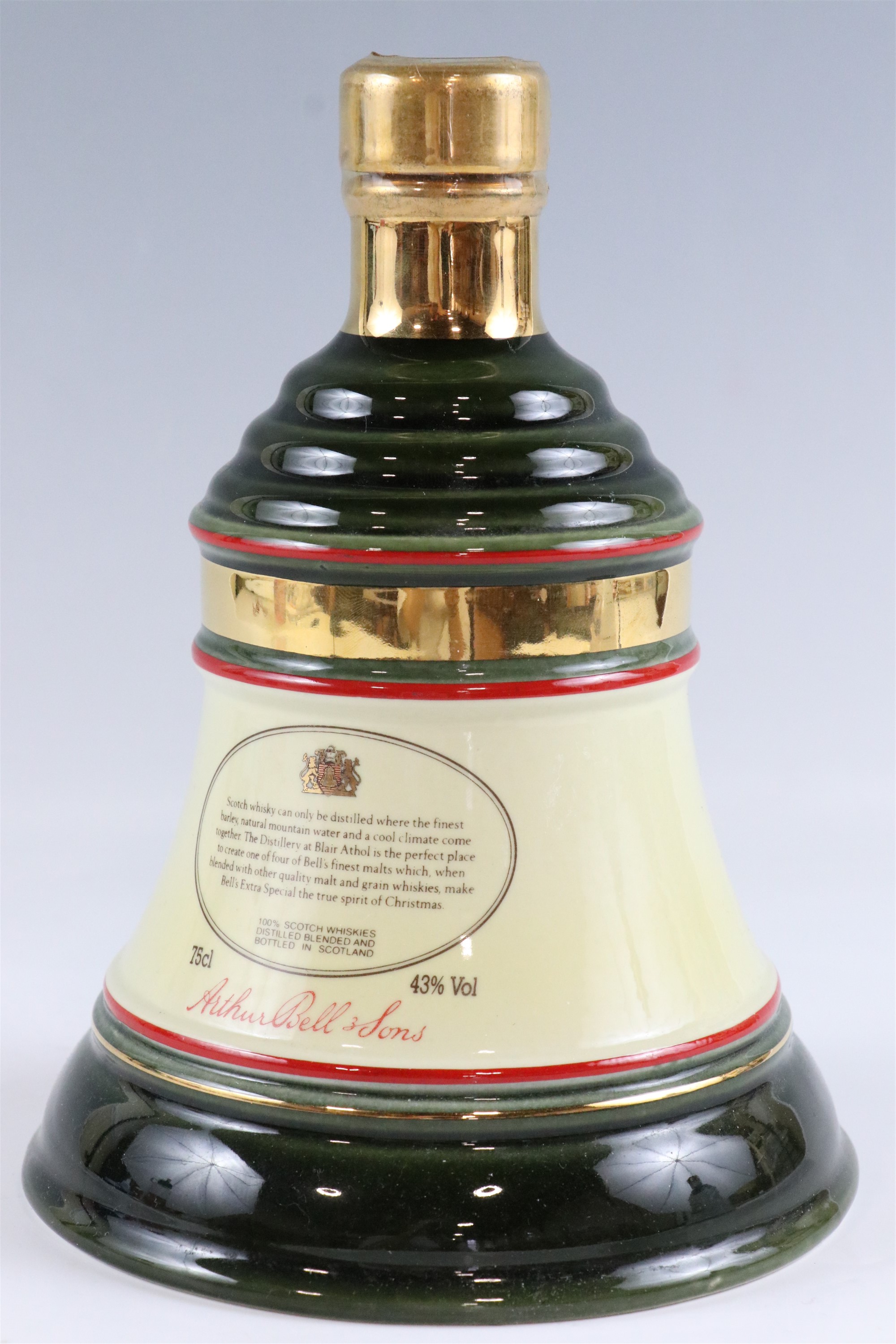 A boxed Wade royal commemorative ceramic decanter of Bell's whisky together with five others - Image 14 of 18
