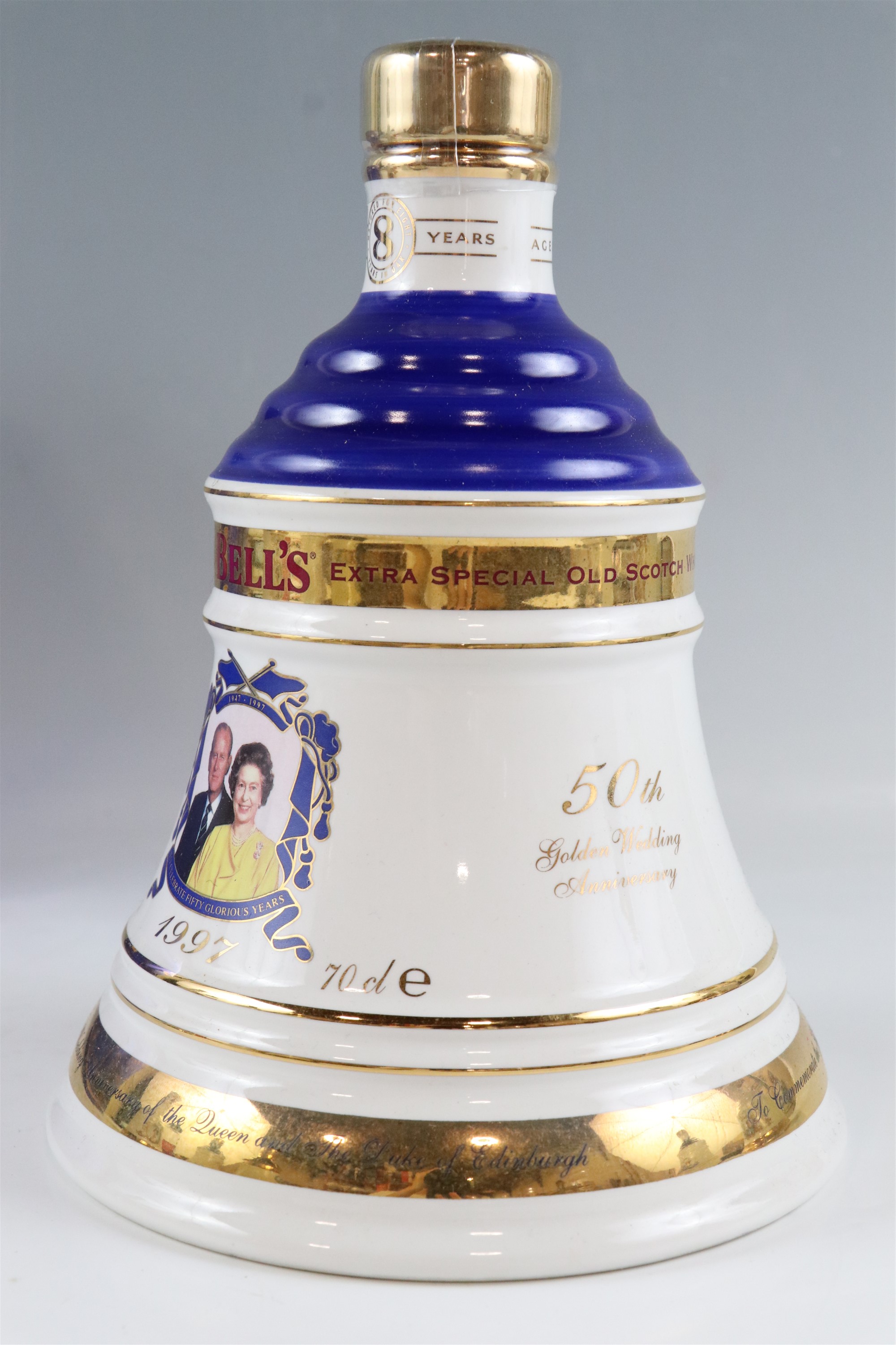 A boxed Wade royal commemorative ceramic decanter of Bell's whisky together with five others - Image 3 of 18