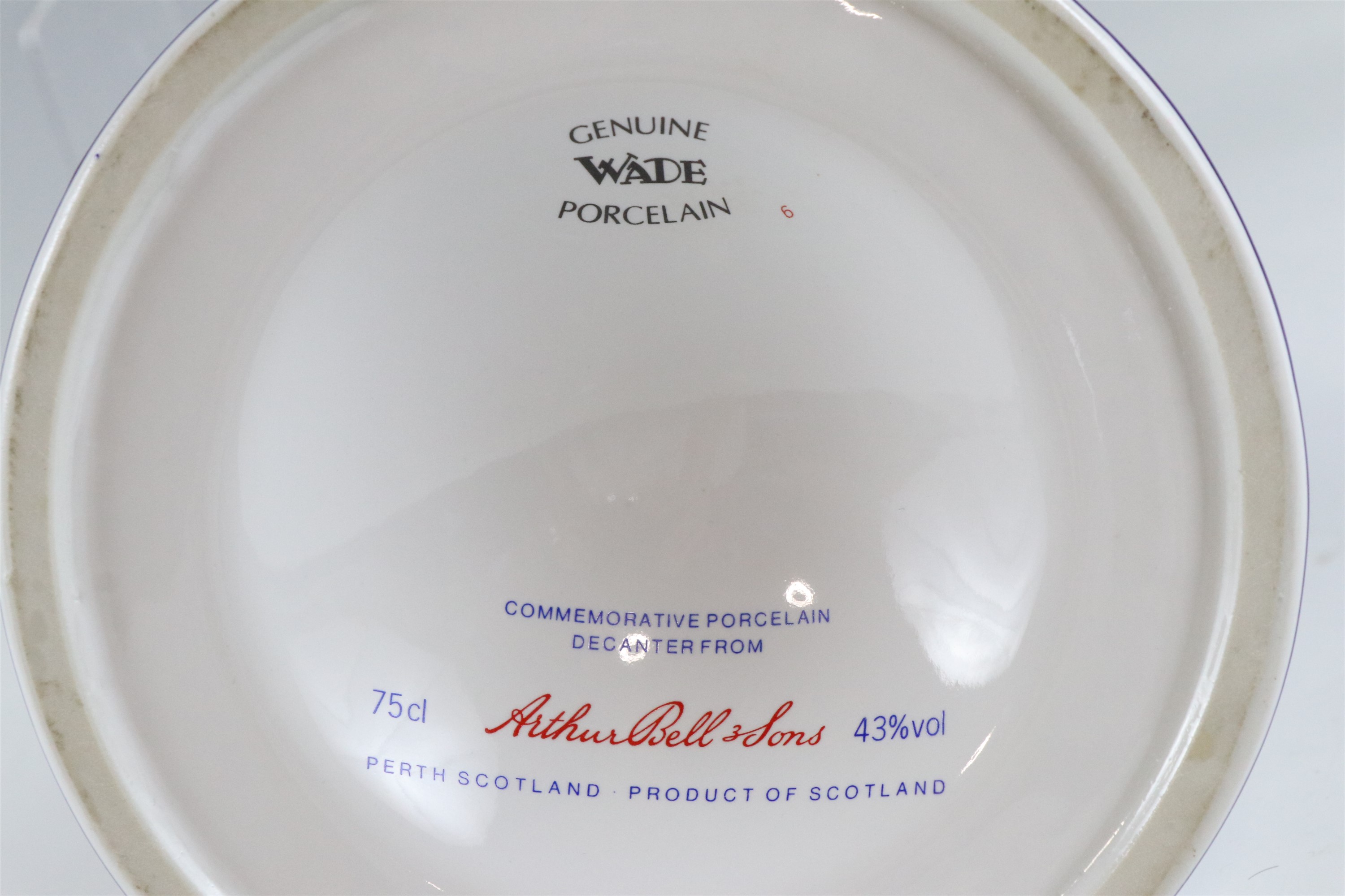 A boxed Wade royal commemorative ceramic decanter of Bell's whisky together with five others - Image 18 of 18