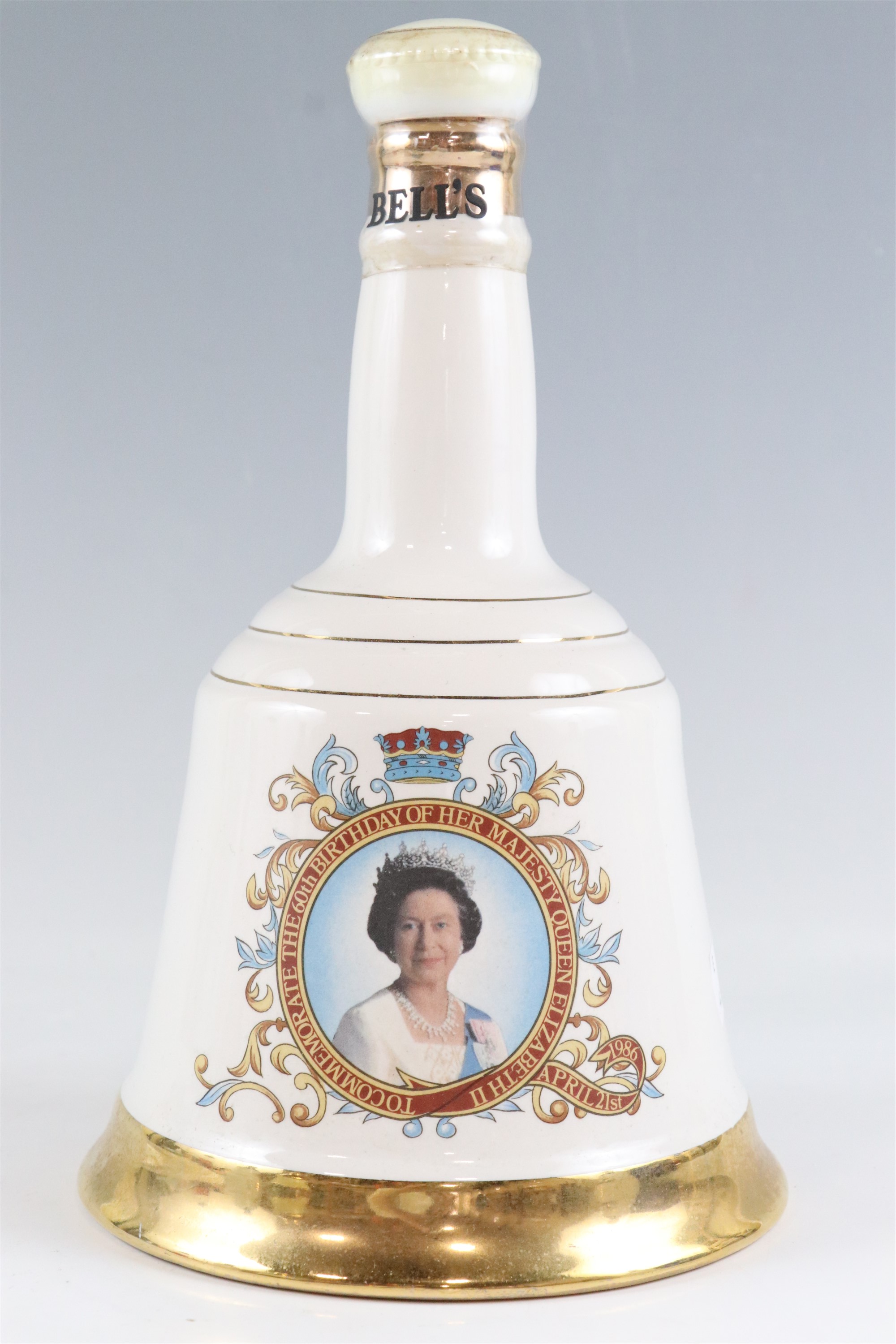 A boxed Wade royal commemorative ceramic decanter of Bell's whisky together with five others - Image 8 of 18