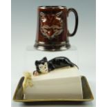 A Sylvac cat and mouse butter dish and hunting tankard, 12 cm