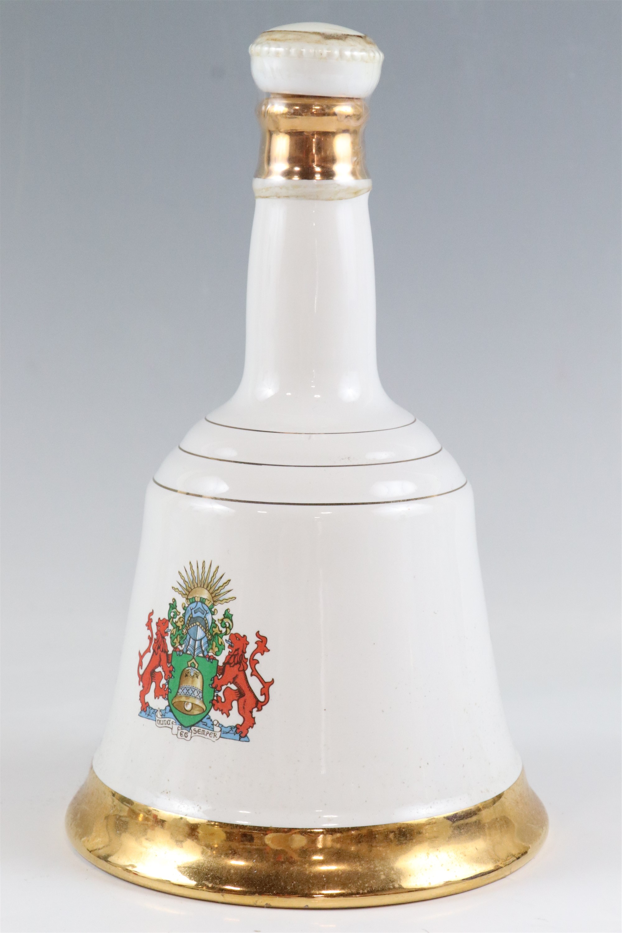 A boxed Wade royal commemorative ceramic decanter of Bell's whisky together with five others - Image 6 of 18