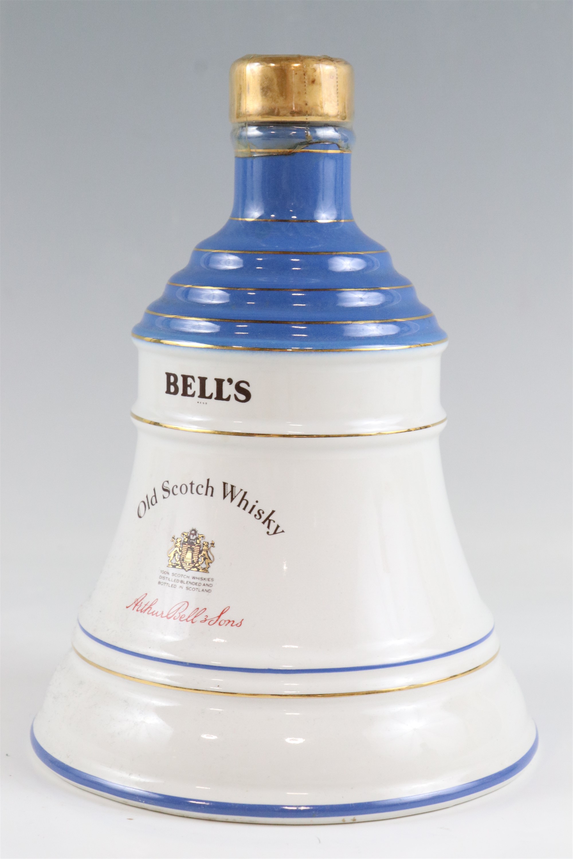 A boxed Wade royal commemorative ceramic decanter of Bell's whisky together with five others - Image 11 of 18
