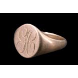 A gentleman's 9 ct gold signet ring, the matrix engraved with the initials 'GC', London, 1959, 5.