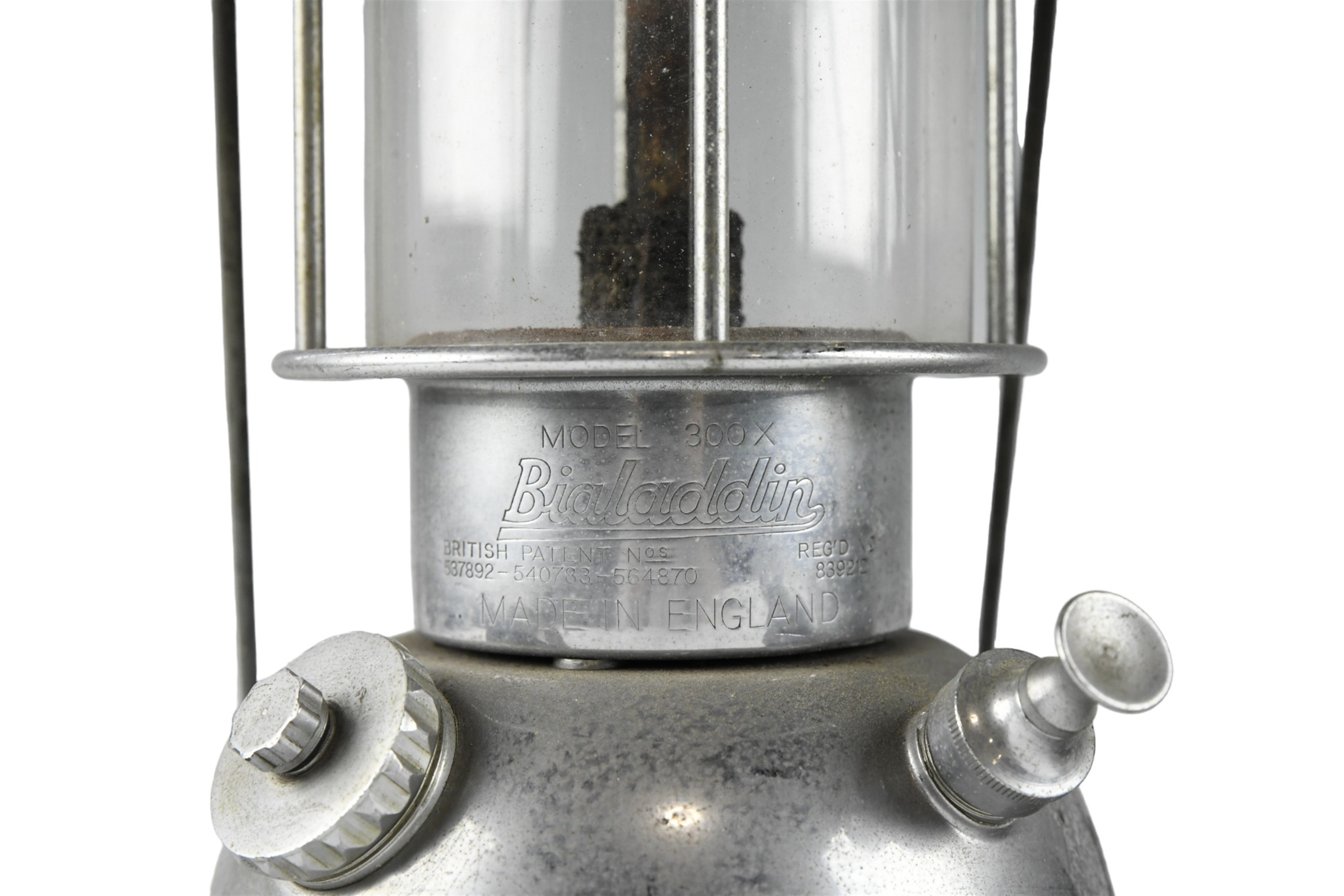 A Bialaddin Model 300X Paraffin pressure lamp together with a Varalux Model M1 - Image 2 of 3