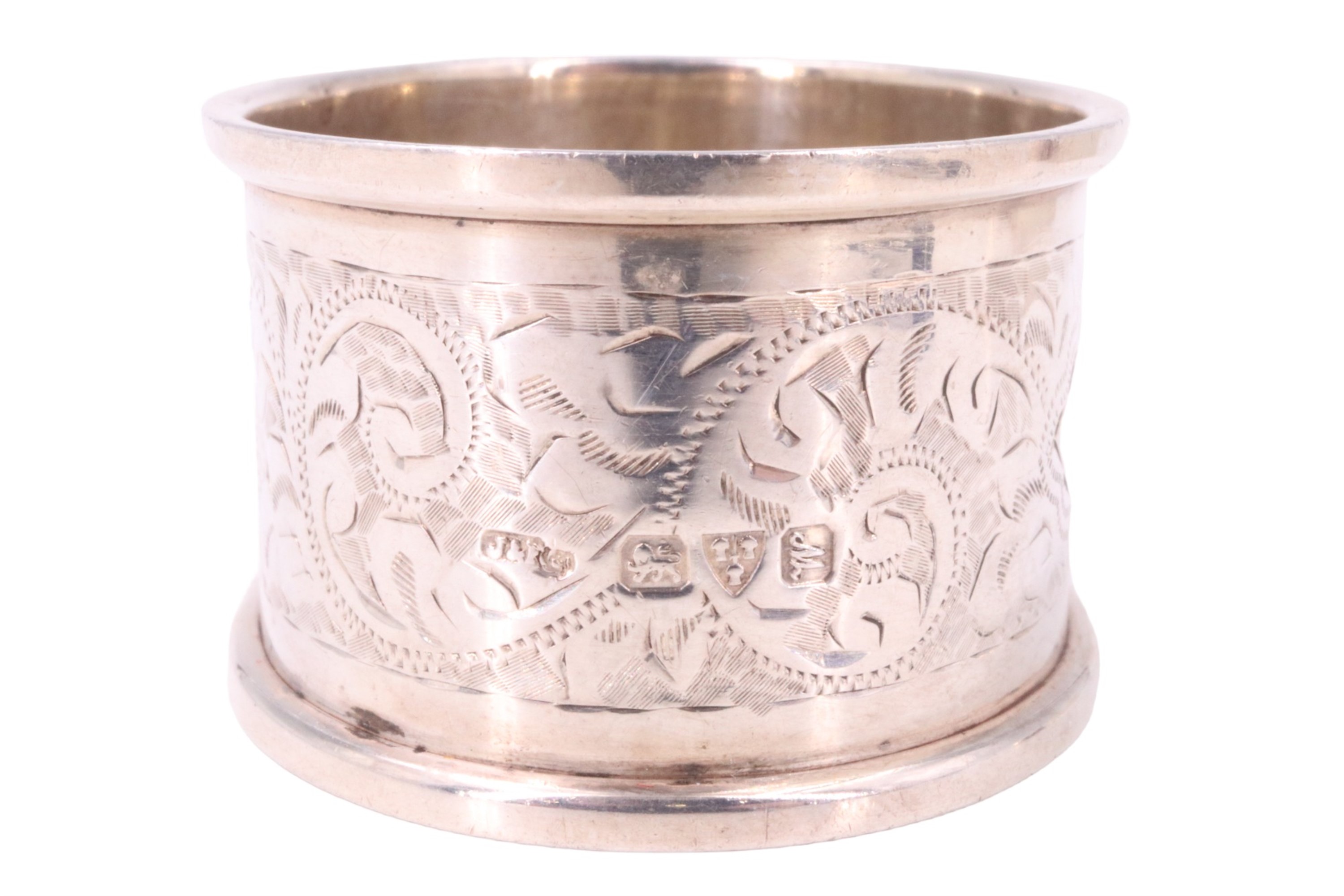 Three silver napkin rings, comprising two engine turned with vacant cartouches, and one floral - Image 7 of 9