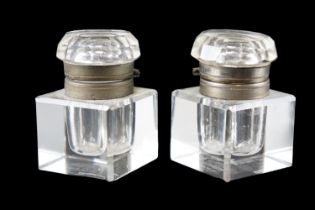 A pair of glass inkwells, 5.5 cm high