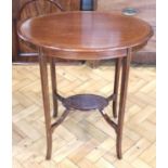 An Edwardian style mahogany oval topped window table, 66 x 46 x 74 cm