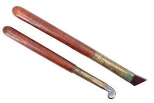 Two late 20th Century hematite gilder's burnishers, longest 26 cm