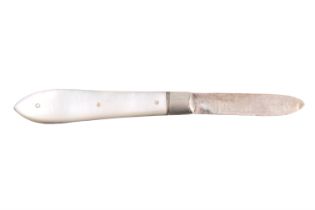 An Edwardian silver mother-of-pearl handled fruit knife, Constantine & Floyd Ltd, Birmingham,