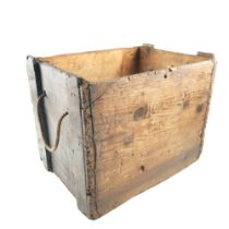 An early 20th Century wooden White Horse Cellar whisky bottle crate, 43 x 30 x 36 cm