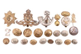 Sundry cap badges and buttons including a French 4th Régiment de Ligne button circa 1844-1871 and
