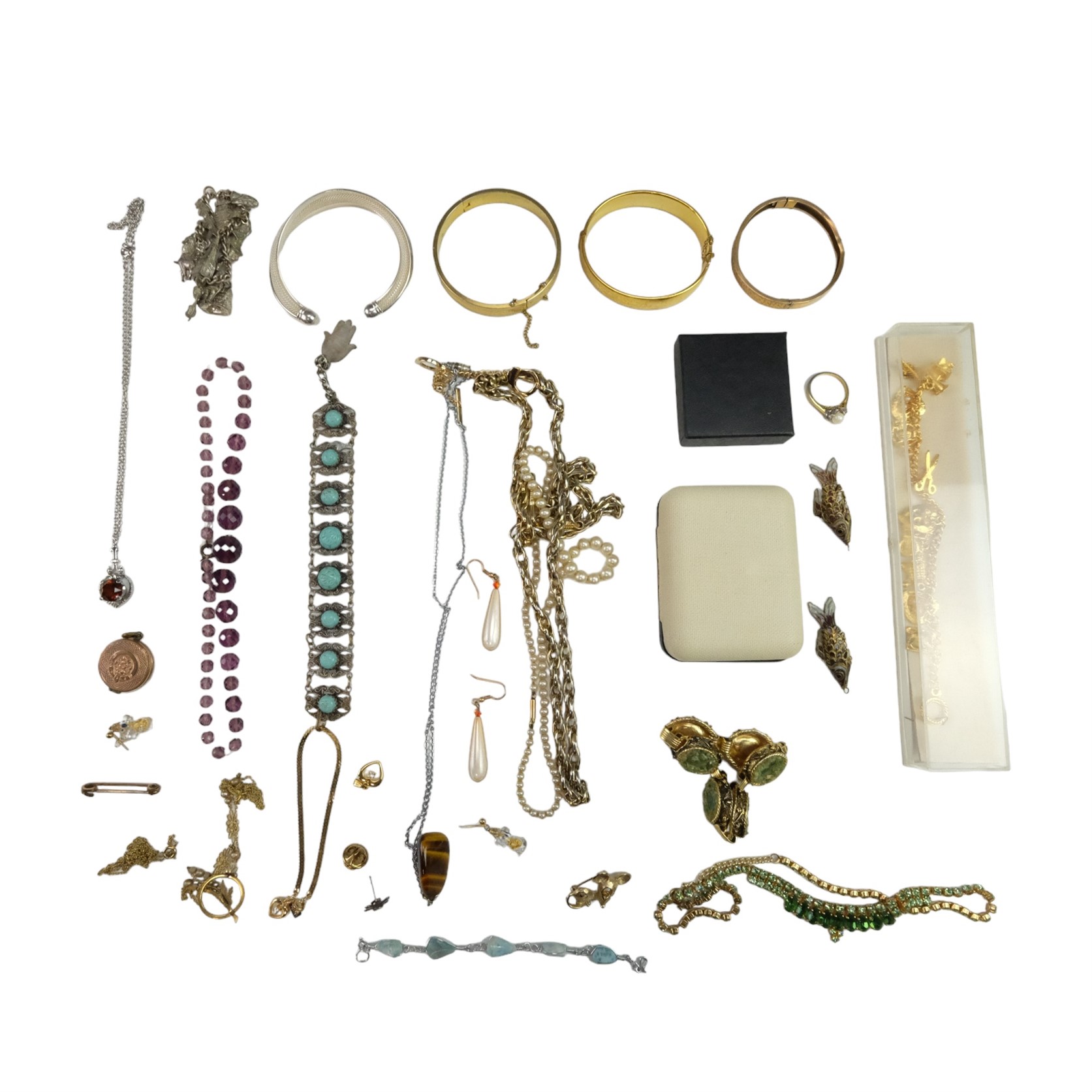 A quantity of costume jewellery including a baroque tiger's eye pendant