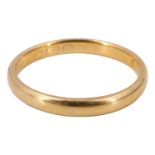 A 22 ct gold wedding band, assay marks rubbed, Birmingham, 2.72 g, size M, 2.5 mm wide
