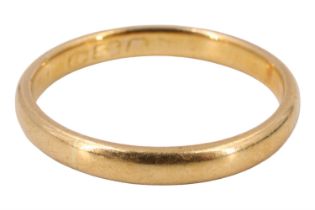 A 22 ct gold wedding band, assay marks rubbed, Birmingham, 2.72 g, size M, 2.5 mm wide