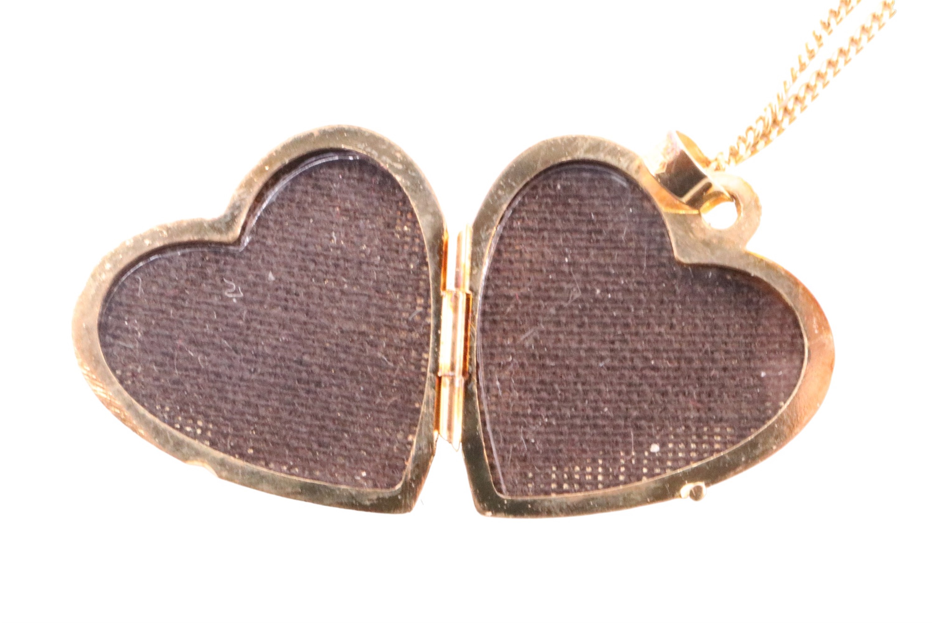 A 9 ct gold heart shaped double locket on fine curb link chain, having two tone engraved floral - Image 3 of 4