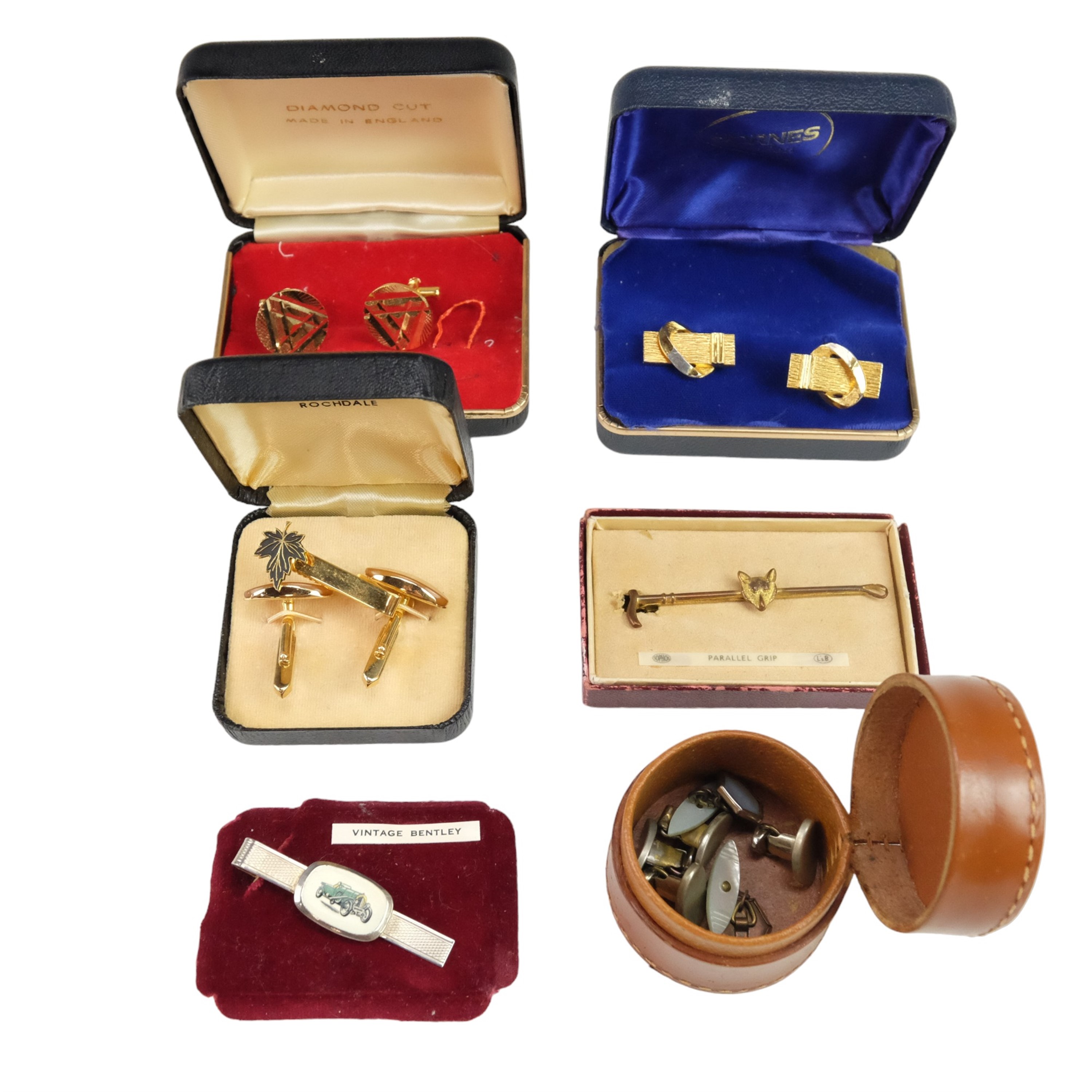 A small group of vintage tie pins, cufflink and studs including a gilt metal fox's mask and riding - Image 2 of 2